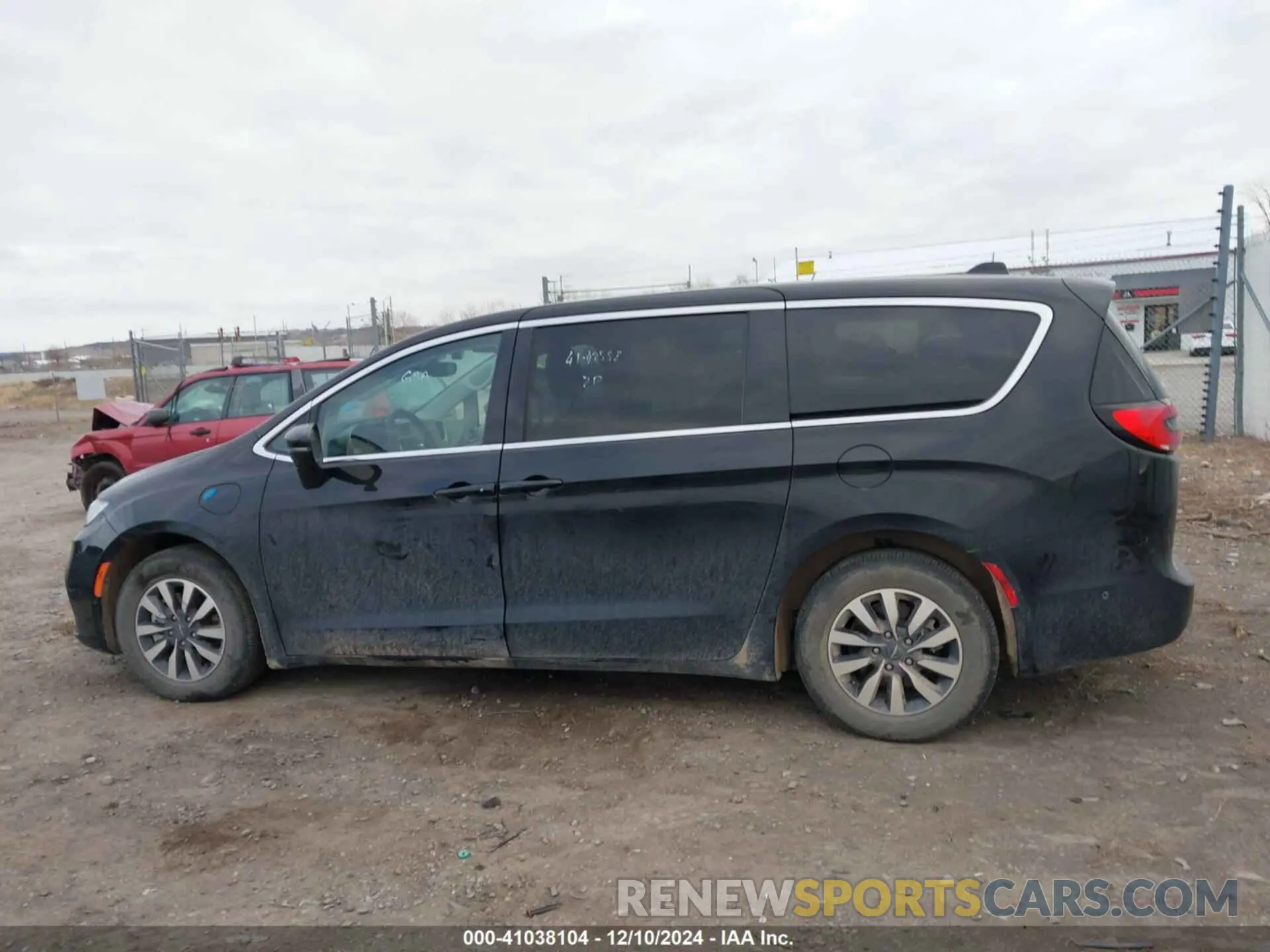 14 Photograph of a damaged car 2C4RC1L7XPR518209 CHRYSLER PACIFICA HYBRID 2023