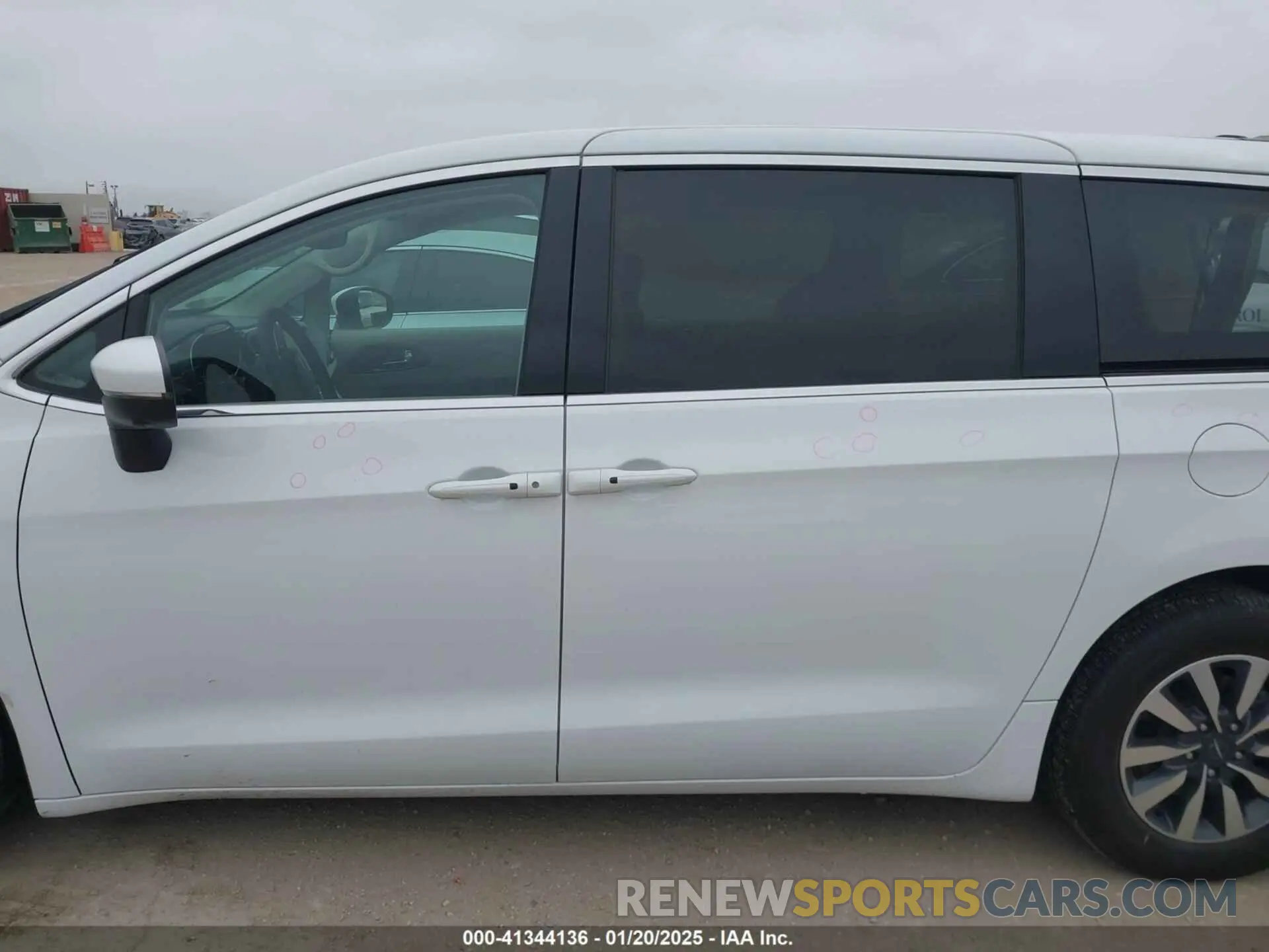 14 Photograph of a damaged car 2C4RC1L7XPR588776 CHRYSLER PACIFICA HYBRID 2023