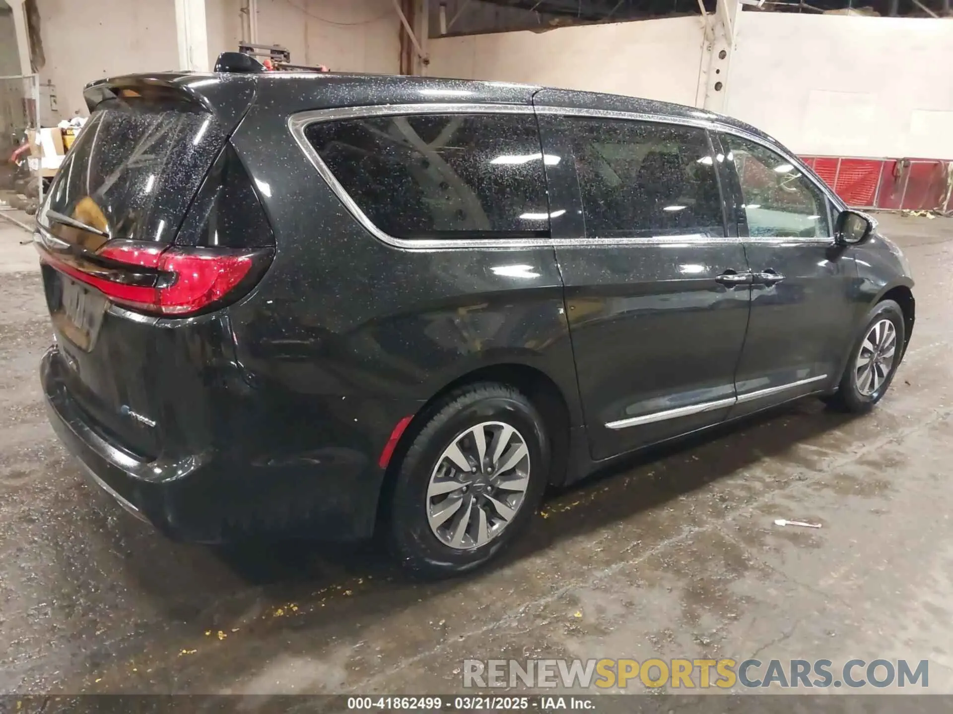 4 Photograph of a damaged car 2C4RC1S74PR632658 CHRYSLER PACIFICA HYBRID 2023