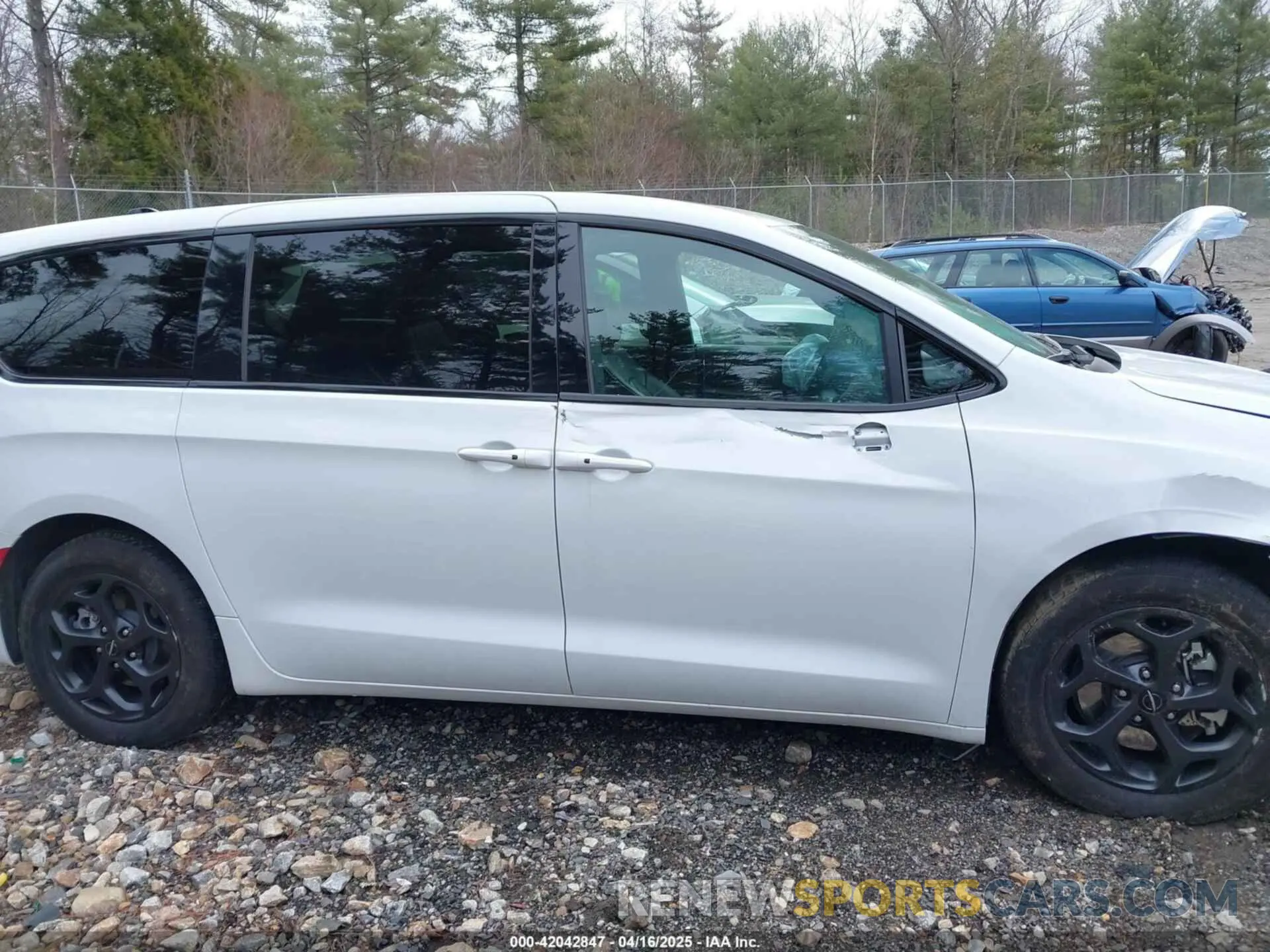 14 Photograph of a damaged car 2C4RC1S76PR542993 CHRYSLER PACIFICA HYBRID 2023