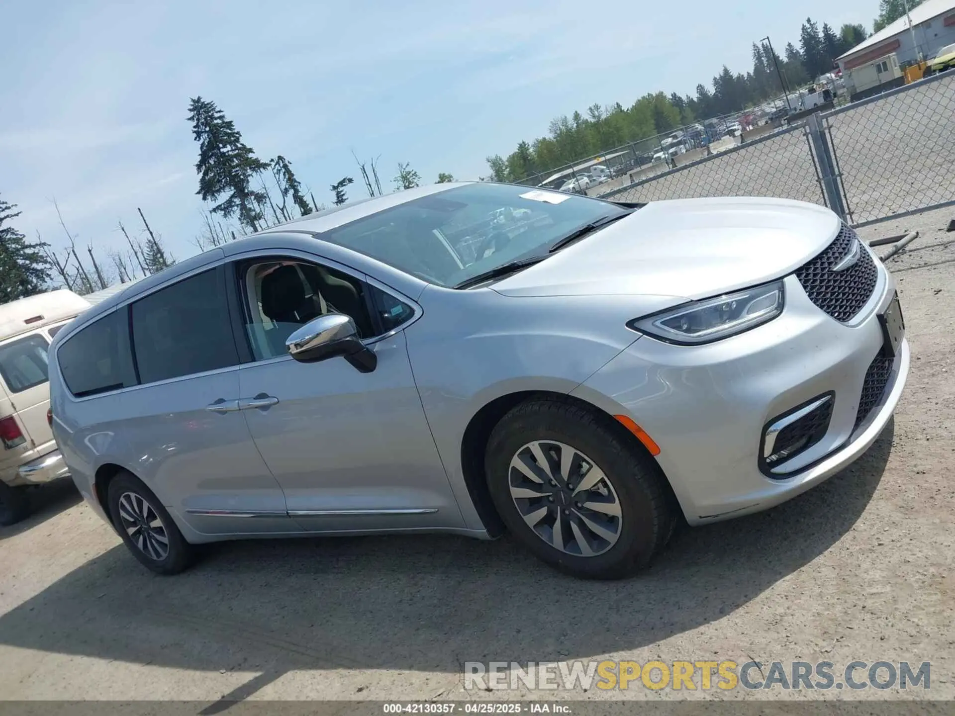 13 Photograph of a damaged car 2C4RC1S76PR618129 CHRYSLER PACIFICA HYBRID 2023