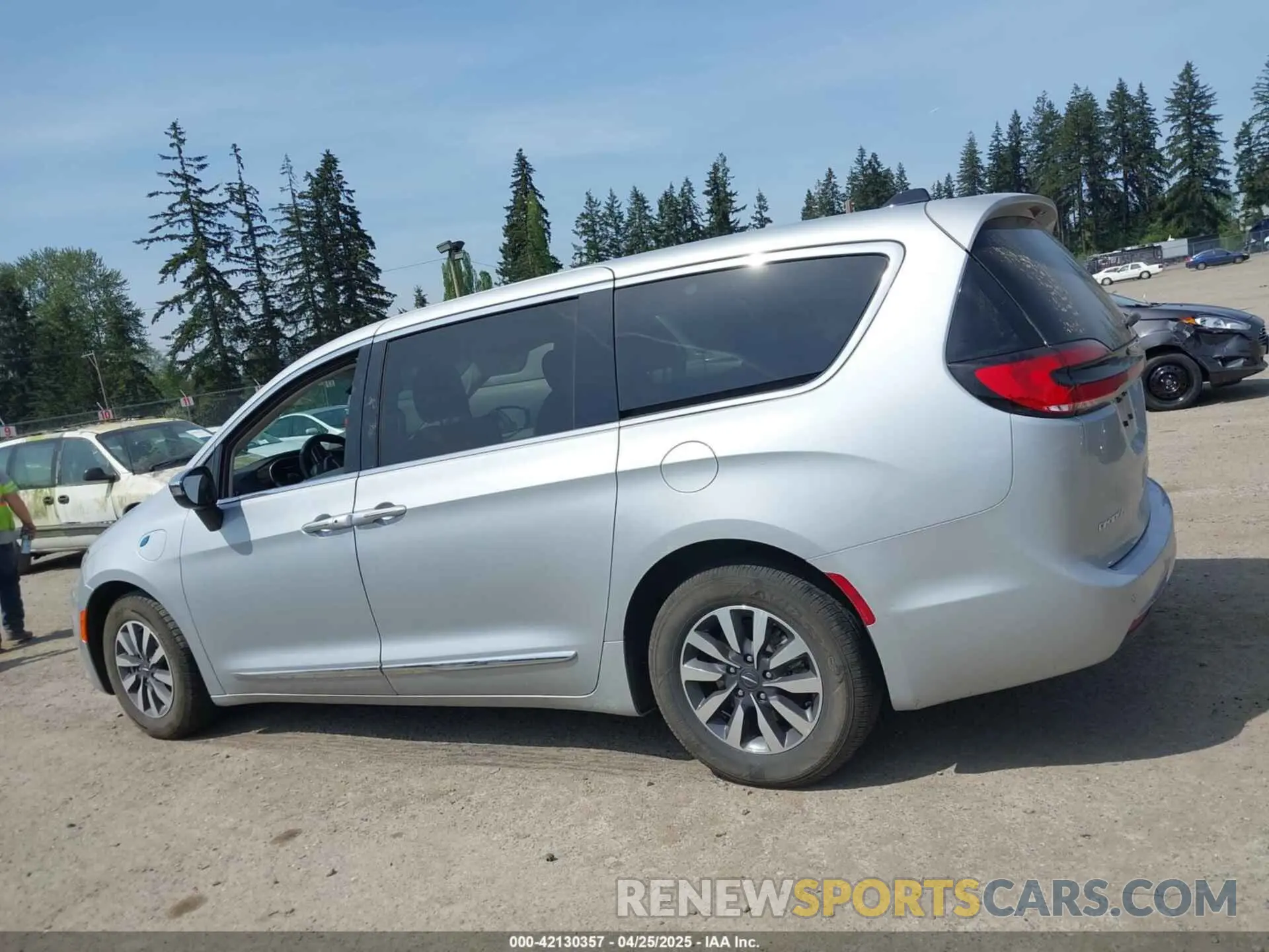 14 Photograph of a damaged car 2C4RC1S76PR618129 CHRYSLER PACIFICA HYBRID 2023