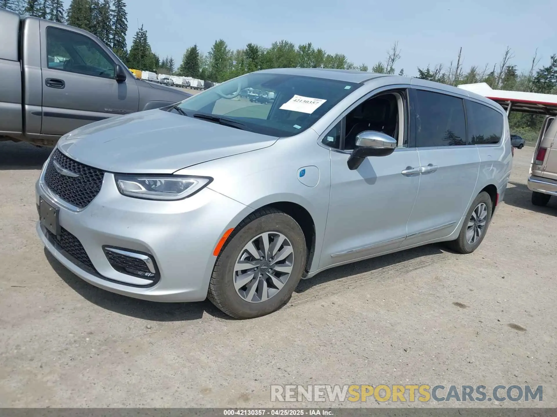 2 Photograph of a damaged car 2C4RC1S76PR618129 CHRYSLER PACIFICA HYBRID 2023