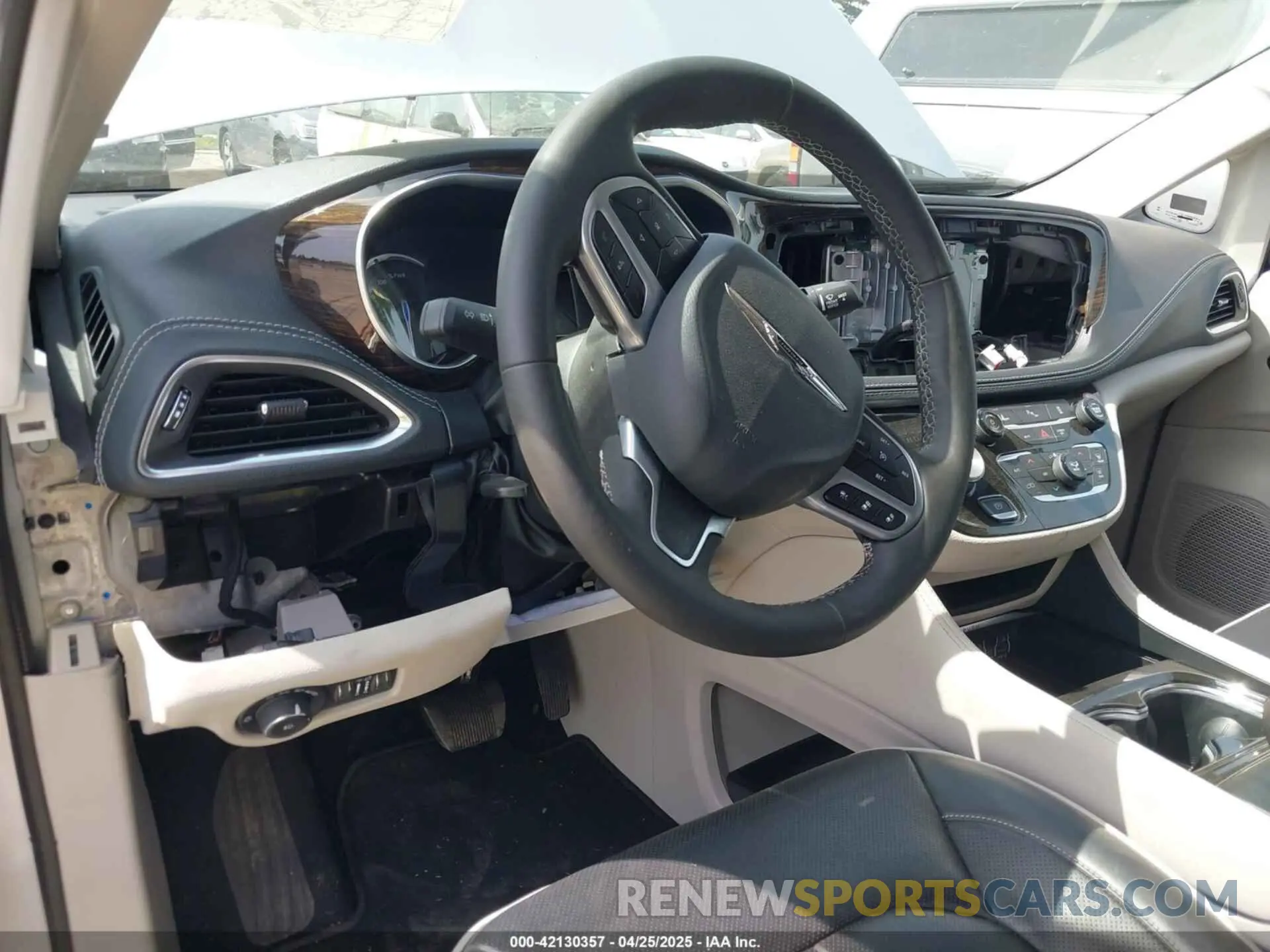 6 Photograph of a damaged car 2C4RC1S76PR618129 CHRYSLER PACIFICA HYBRID 2023