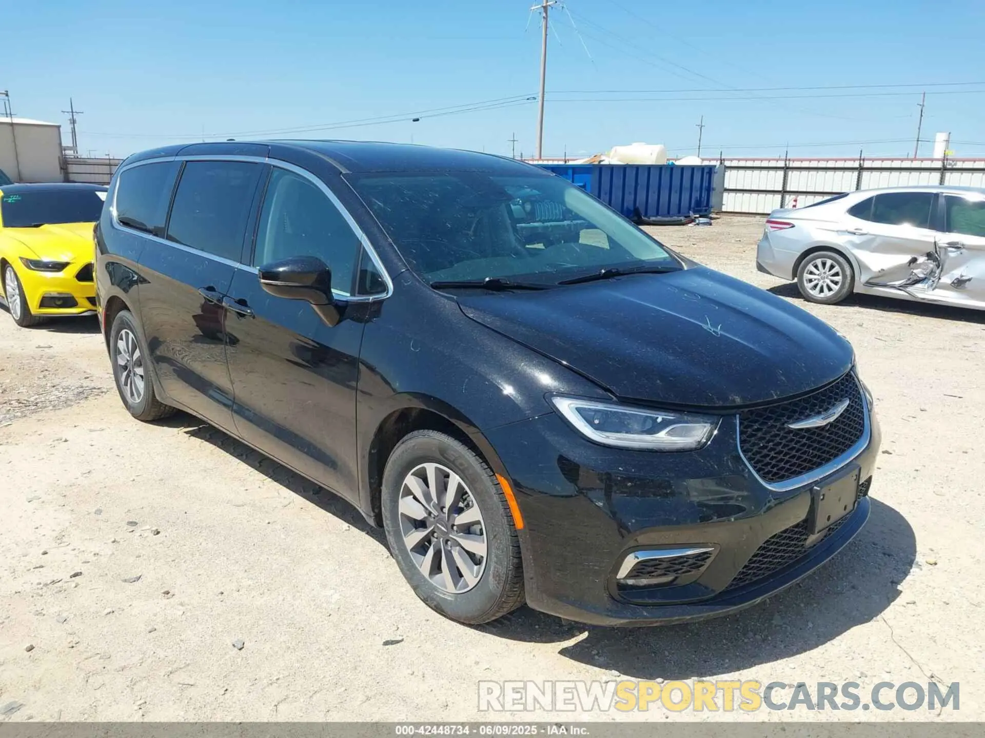 1 Photograph of a damaged car 2C4RC1S70RR169467 CHRYSLER PACIFICA HYBRID 2024