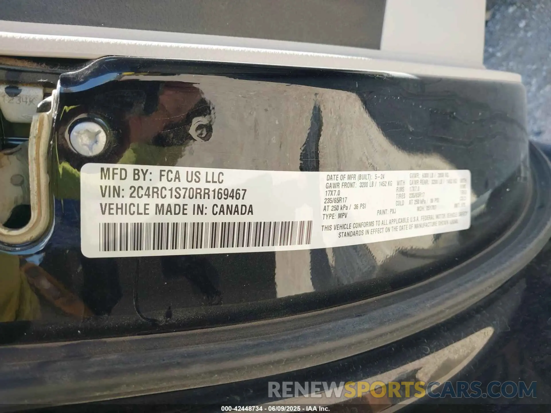 9 Photograph of a damaged car 2C4RC1S70RR169467 CHRYSLER PACIFICA HYBRID 2024