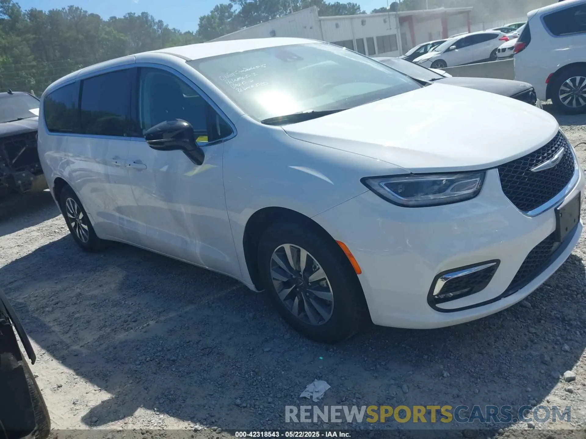 1 Photograph of a damaged car 2C4RC1S72RR117788 CHRYSLER PACIFICA HYBRID 2024