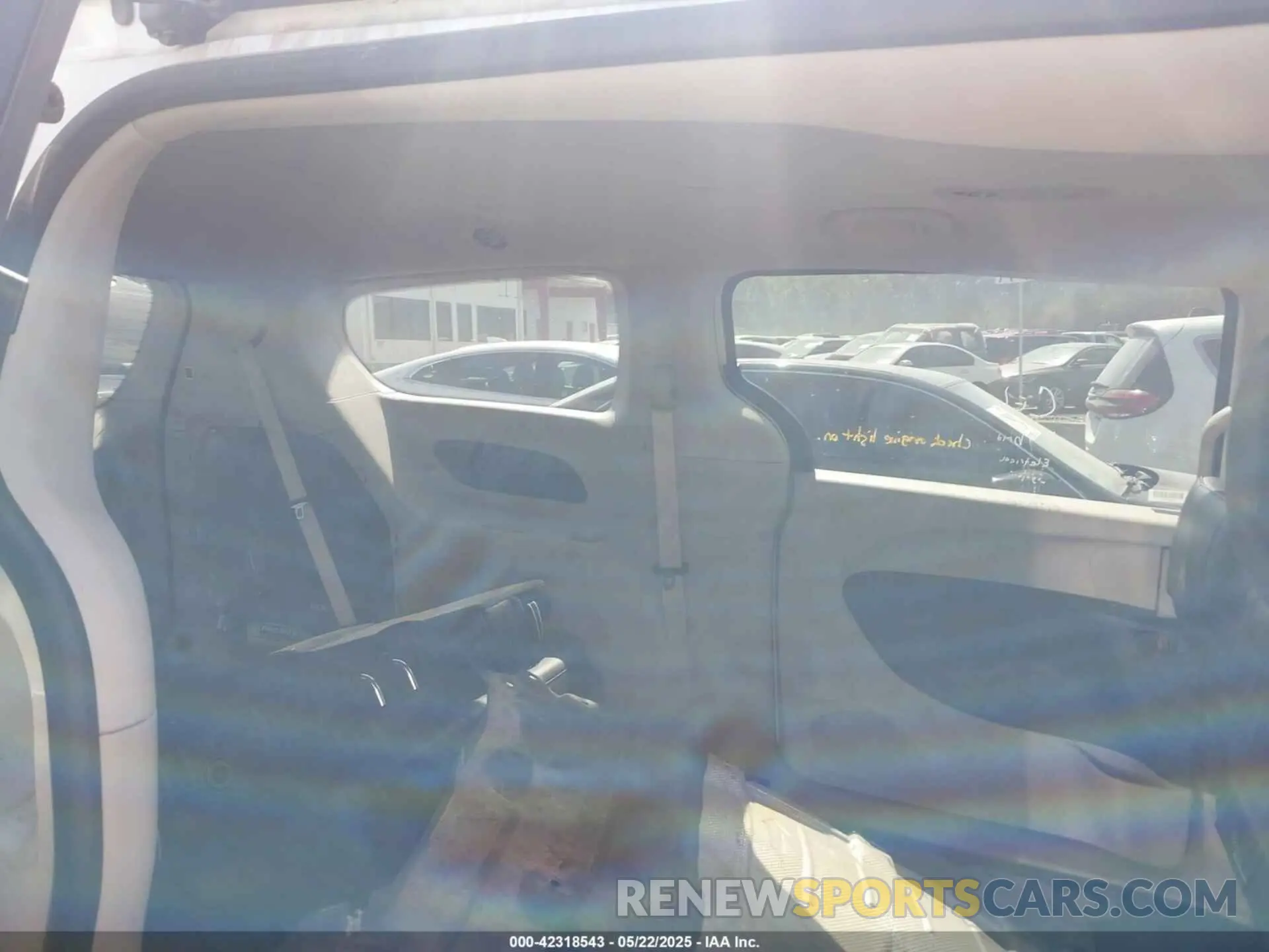 8 Photograph of a damaged car 2C4RC1S72RR117788 CHRYSLER PACIFICA HYBRID 2024