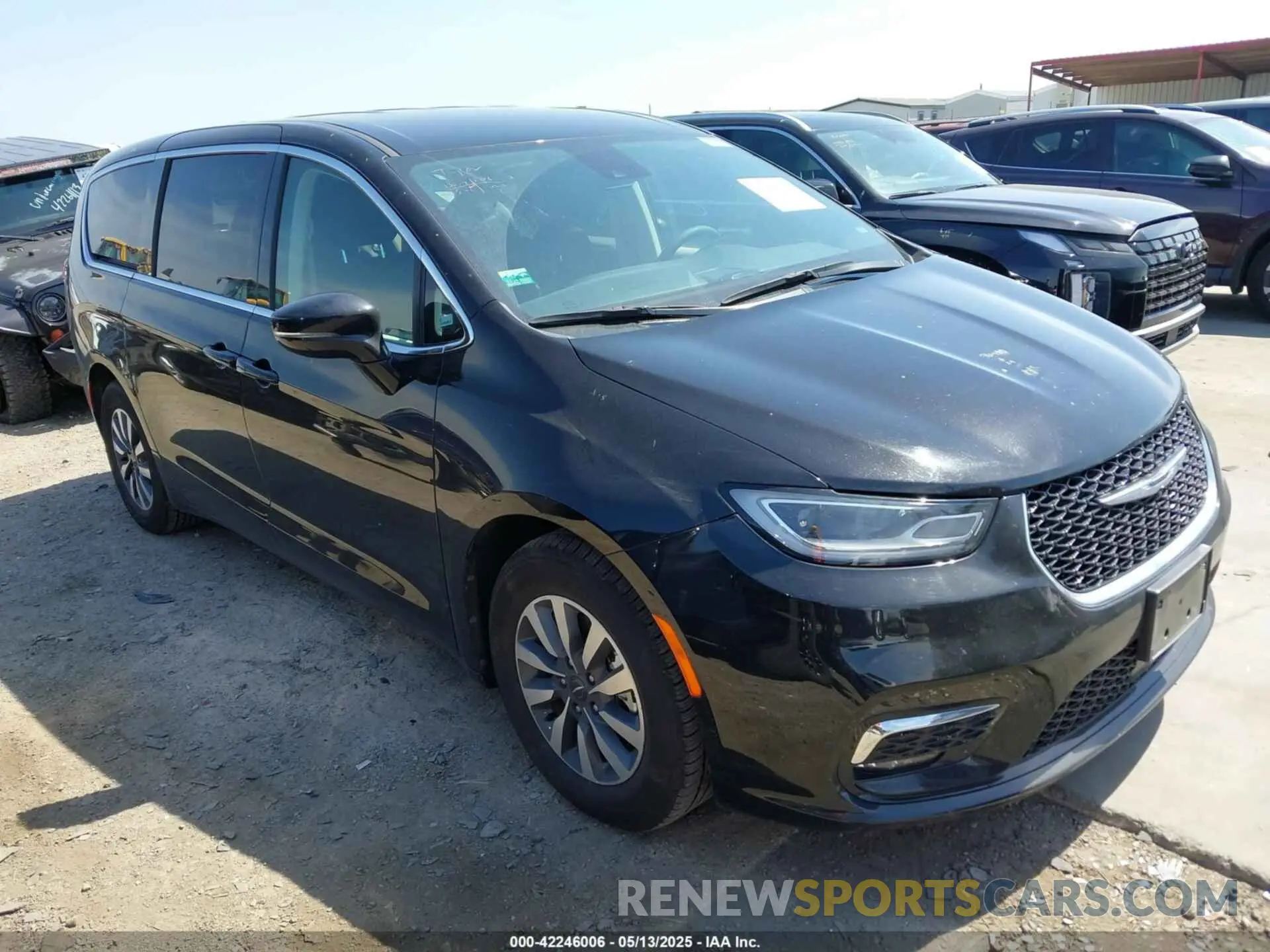 1 Photograph of a damaged car 2C4RC1S73RR185310 CHRYSLER PACIFICA HYBRID 2024