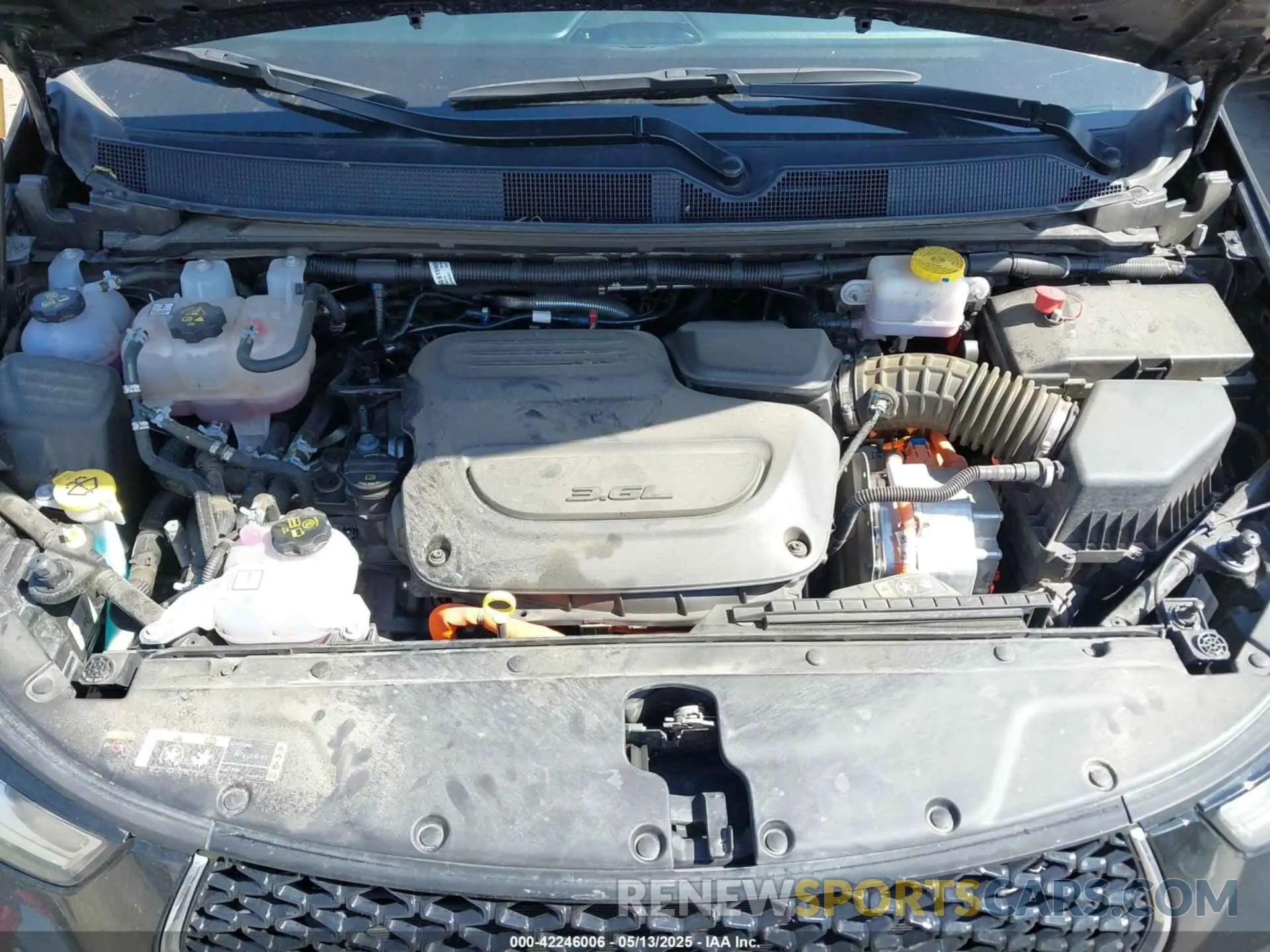 10 Photograph of a damaged car 2C4RC1S73RR185310 CHRYSLER PACIFICA HYBRID 2024