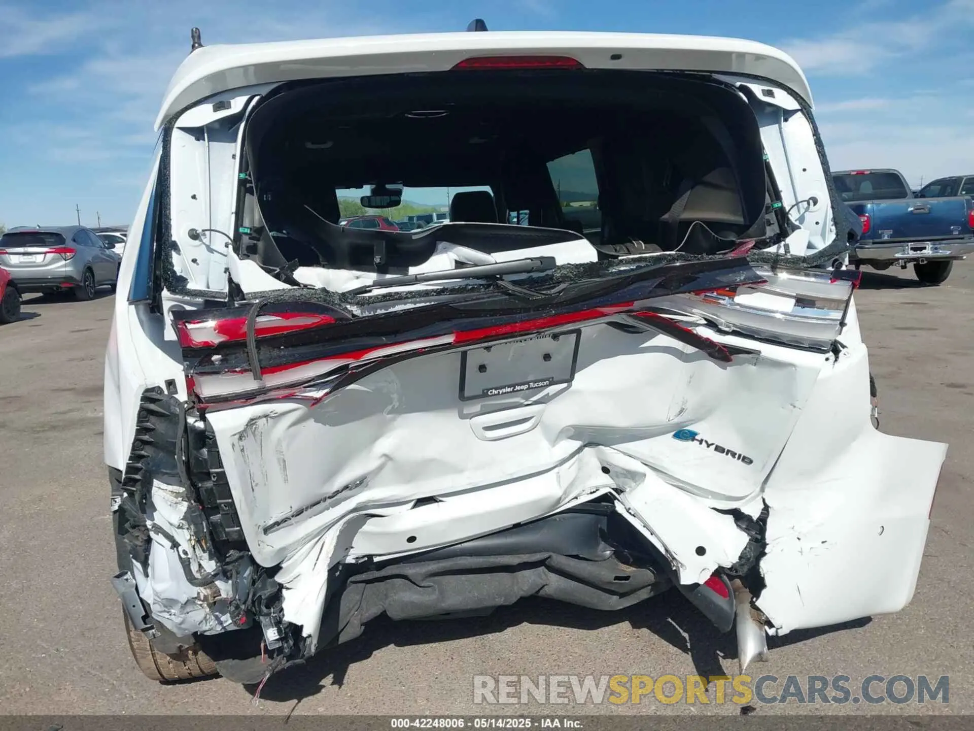 6 Photograph of a damaged car 2C4RC1S74RR104251 CHRYSLER PACIFICA HYBRID 2024