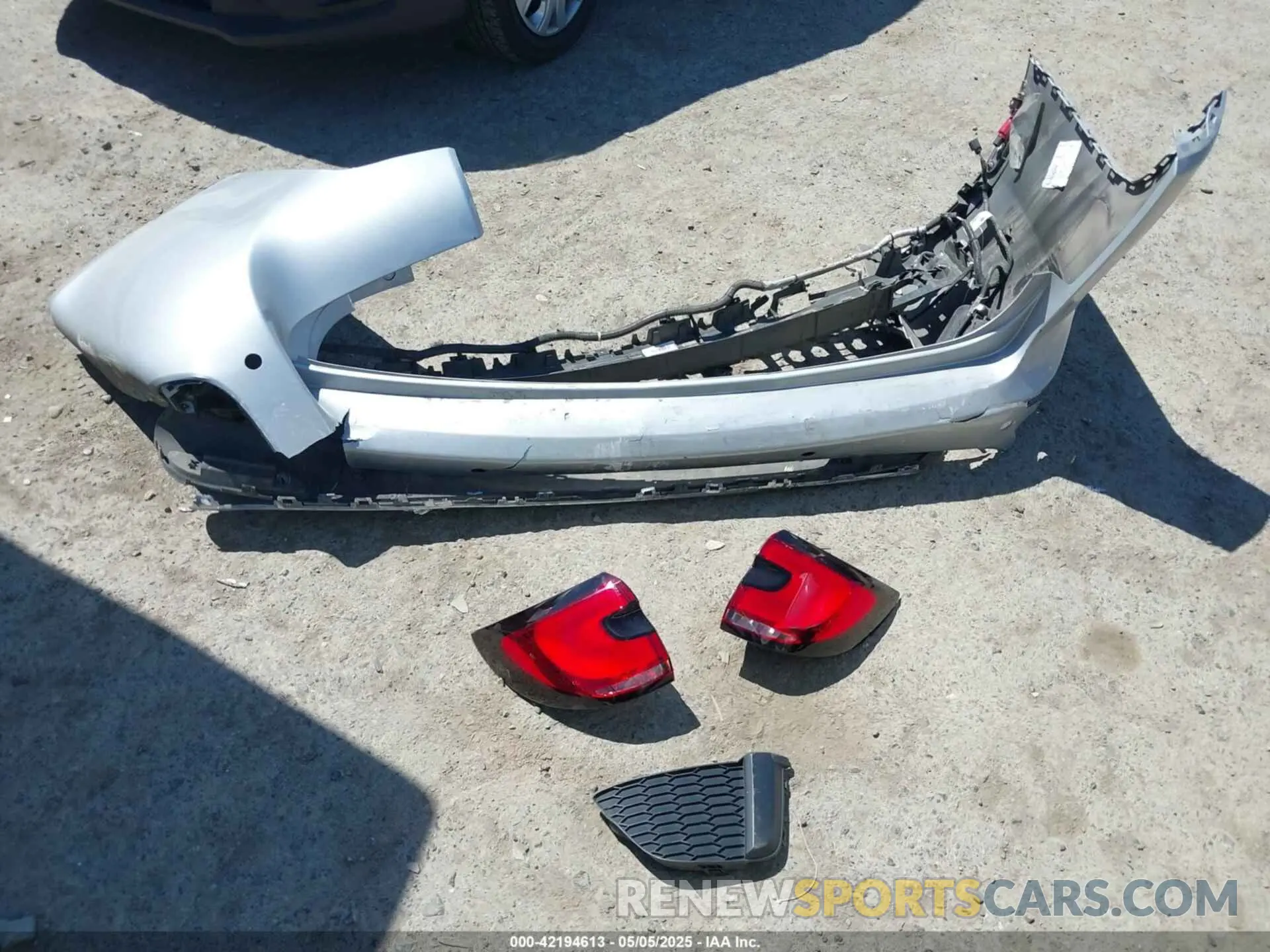 12 Photograph of a damaged car 2C4RC1S7XRR147332 CHRYSLER PACIFICA HYBRID 2024