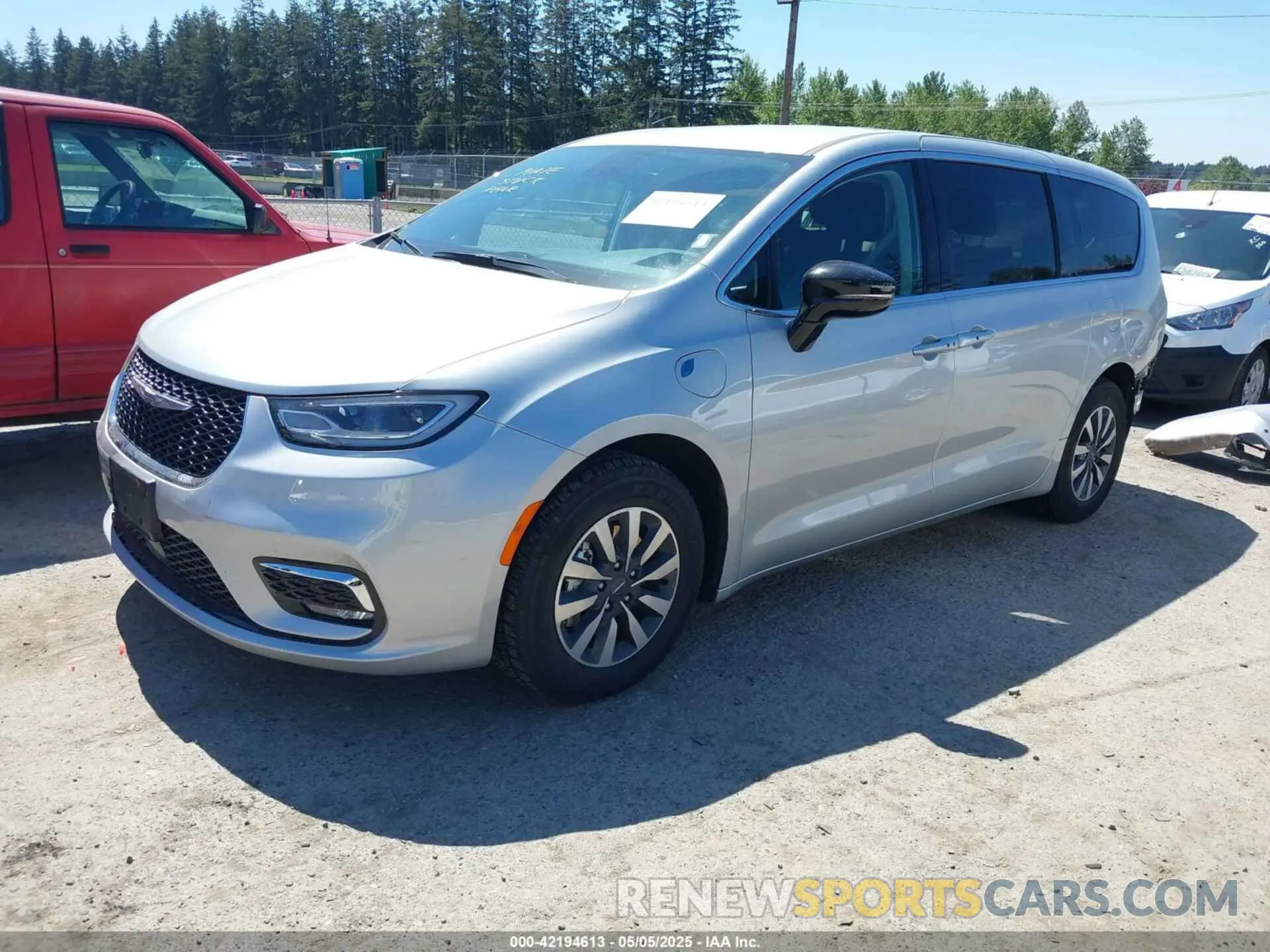 2 Photograph of a damaged car 2C4RC1S7XRR147332 CHRYSLER PACIFICA HYBRID 2024