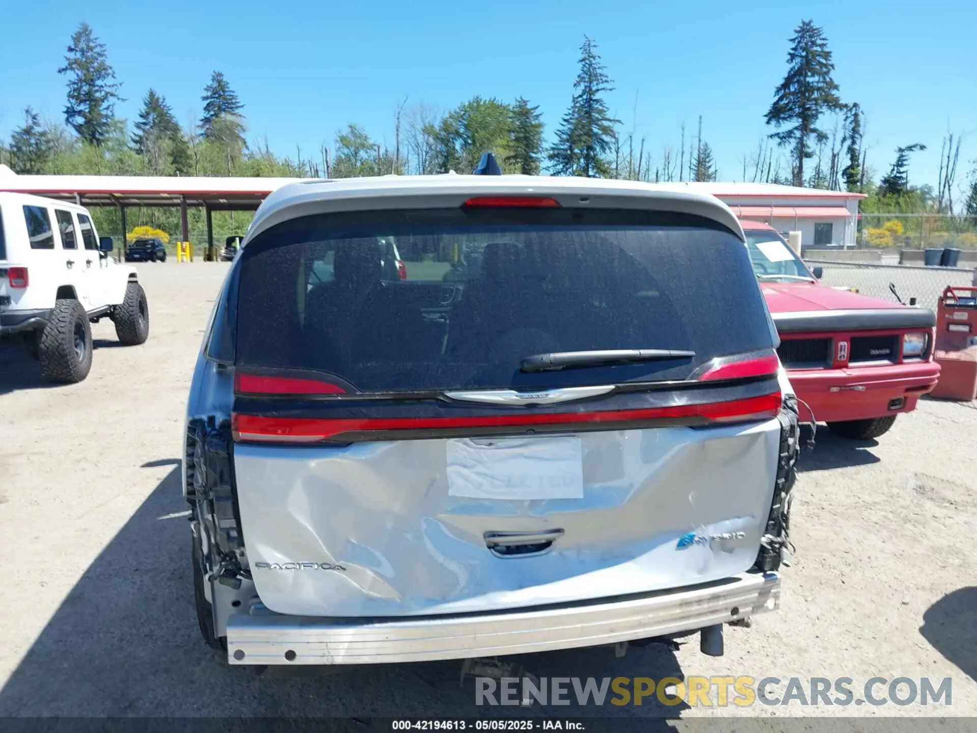 20 Photograph of a damaged car 2C4RC1S7XRR147332 CHRYSLER PACIFICA HYBRID 2024