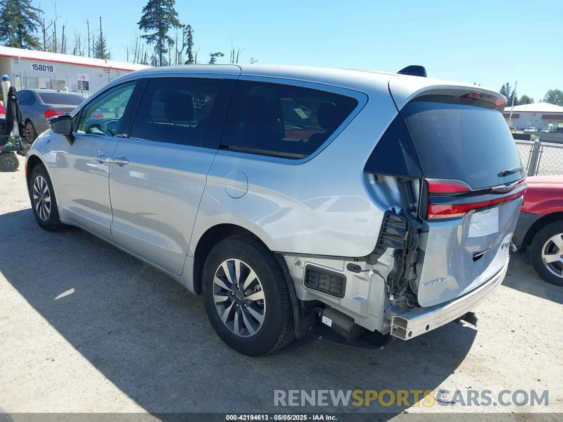 3 Photograph of a damaged car 2C4RC1S7XRR147332 CHRYSLER PACIFICA HYBRID 2024