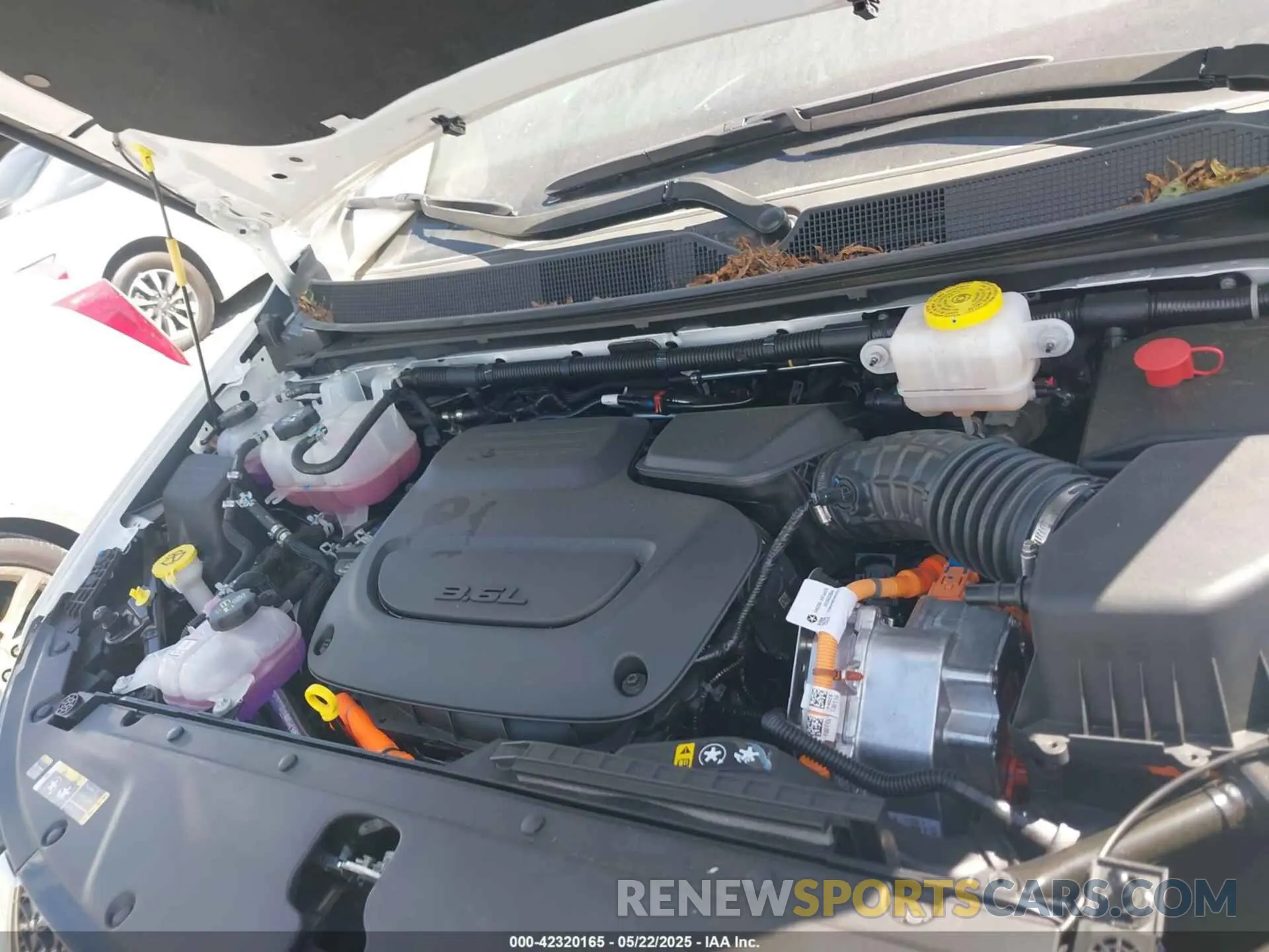 10 Photograph of a damaged car 2C4RC1S72SR577488 CHRYSLER PACIFICA HYBRID 2025