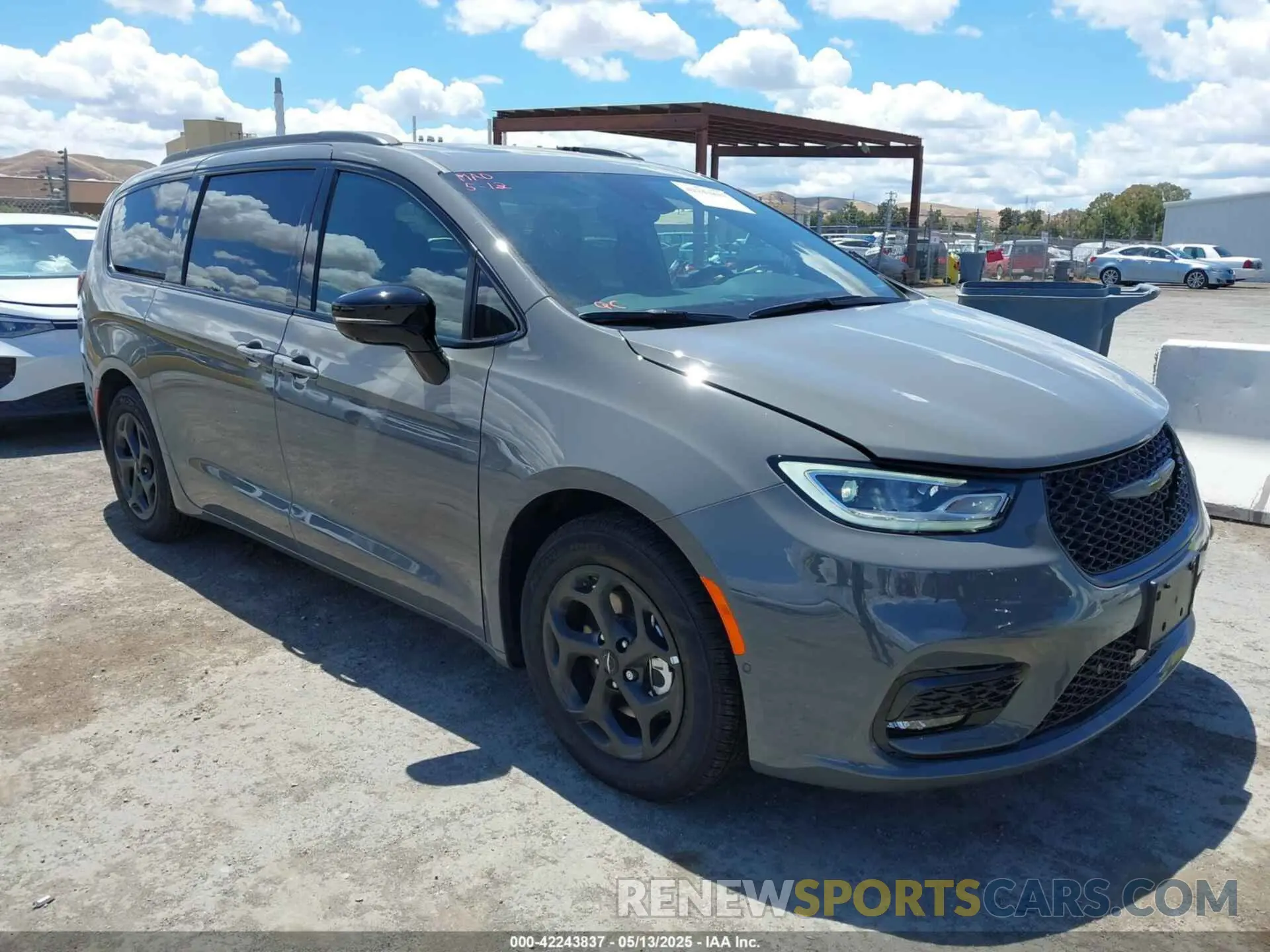 1 Photograph of a damaged car 2C4RC1S74SR528034 CHRYSLER PACIFICA HYBRID 2025