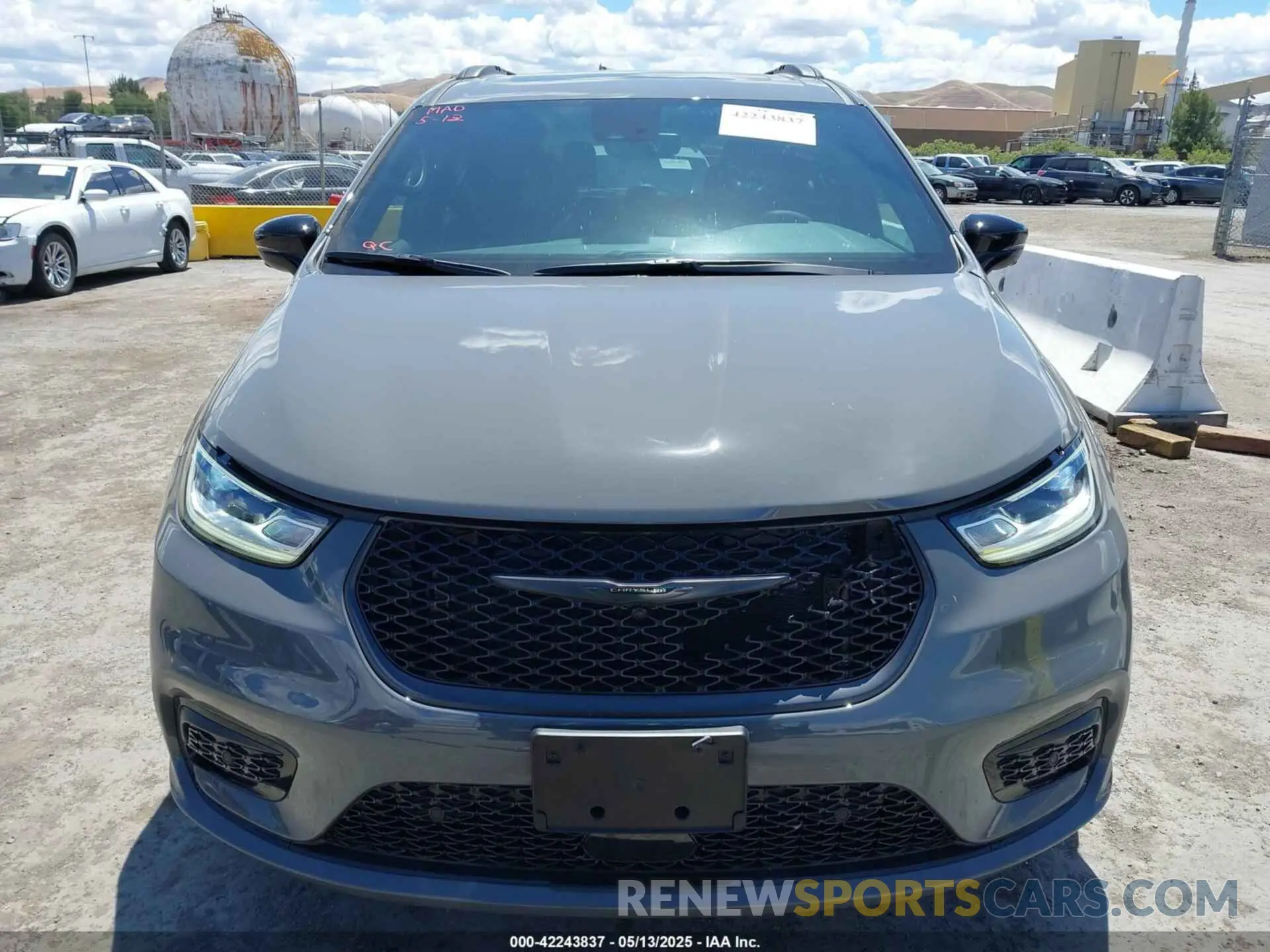 11 Photograph of a damaged car 2C4RC1S74SR528034 CHRYSLER PACIFICA HYBRID 2025