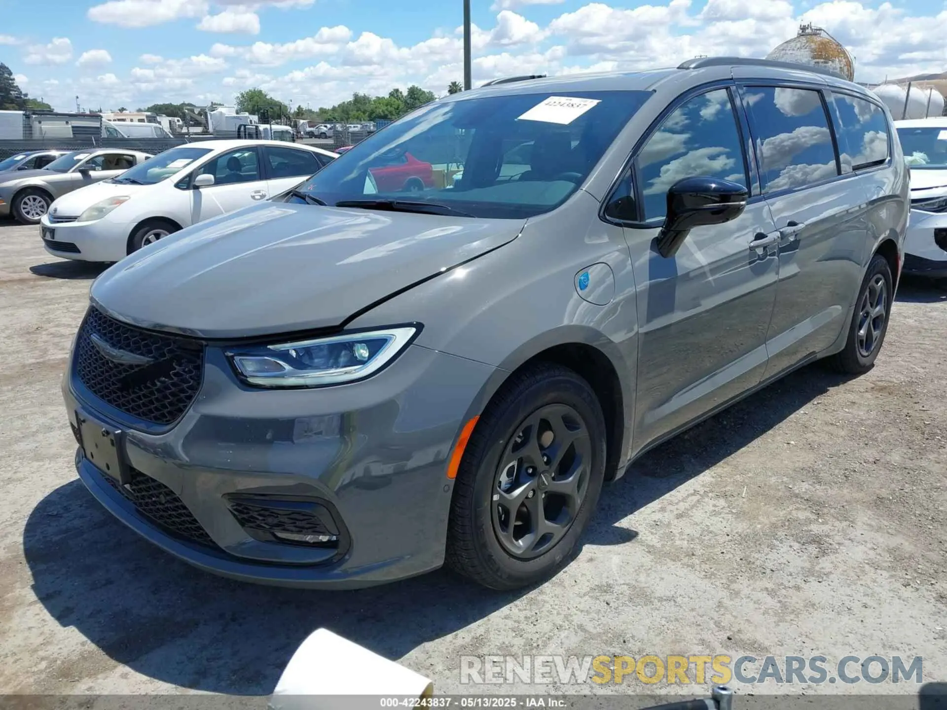 2 Photograph of a damaged car 2C4RC1S74SR528034 CHRYSLER PACIFICA HYBRID 2025