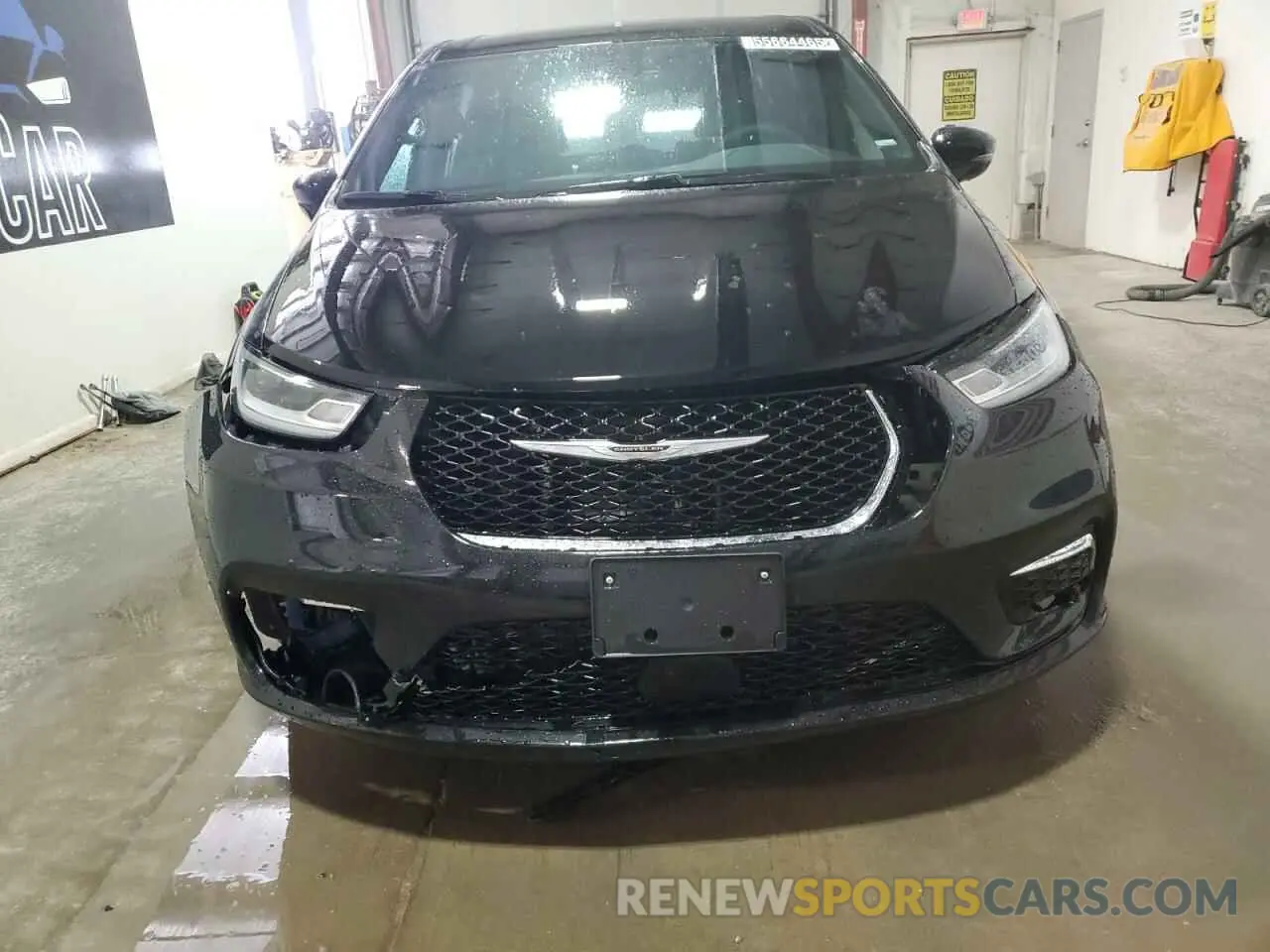 5 Photograph of a damaged car 2C4RC1BG0SR506421 CHRYSLER PACIFICA S 2025