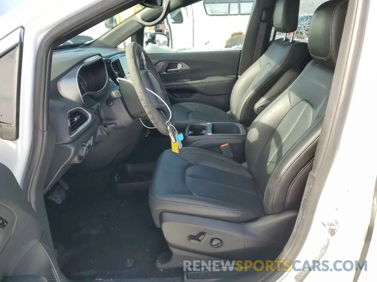 7 Photograph of a damaged car 2C4RC1BG0SR515717 CHRYSLER PACIFICA S 2025