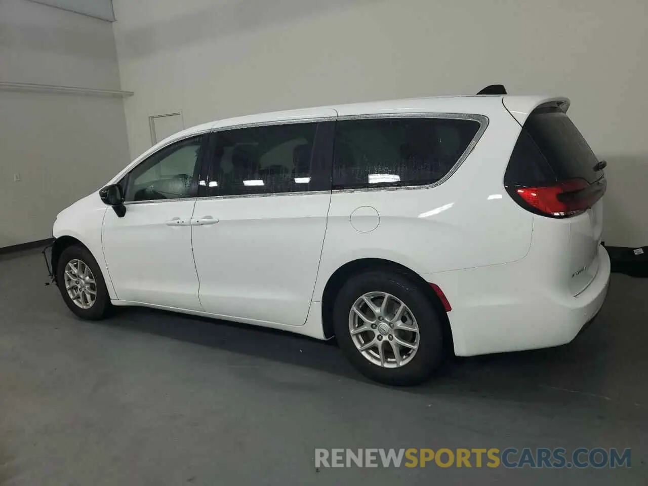 2 Photograph of a damaged car 2C4RC1BG0SR581586 CHRYSLER PACIFICA S 2025