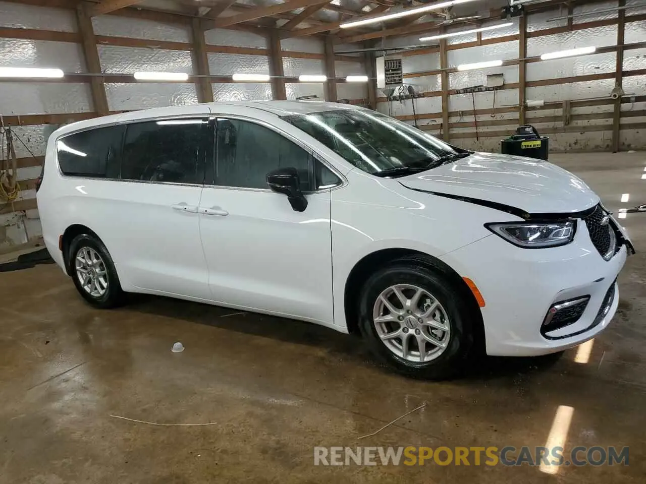 4 Photograph of a damaged car 2C4RC1BG3SR531720 CHRYSLER PACIFICA S 2025