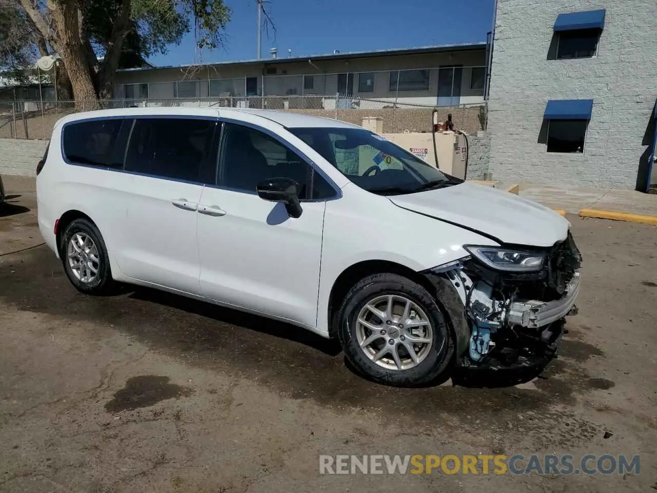 4 Photograph of a damaged car 2C4RC1BG4SR520838 CHRYSLER PACIFICA S 2025