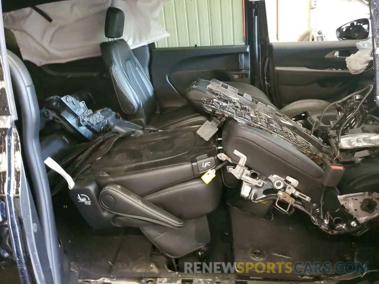 11 Photograph of a damaged car 2C4RC1BG6SR523885 CHRYSLER PACIFICA S 2025