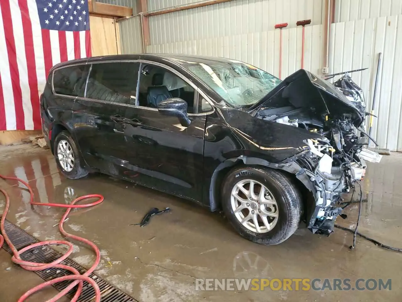 4 Photograph of a damaged car 2C4RC1BG6SR523885 CHRYSLER PACIFICA S 2025