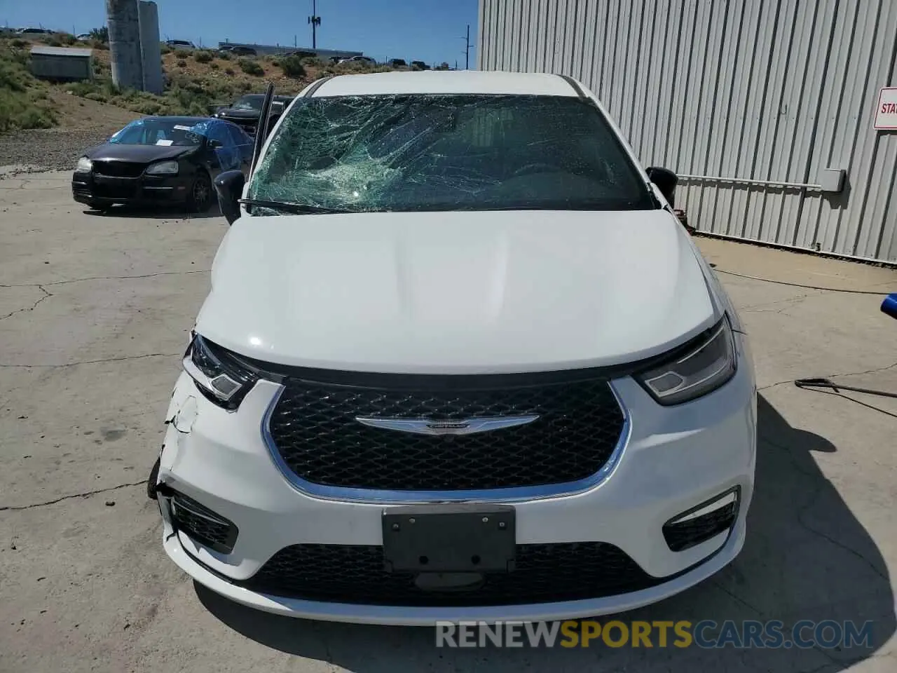 5 Photograph of a damaged car 2C4RC1BG7SR554224 CHRYSLER PACIFICA S 2025
