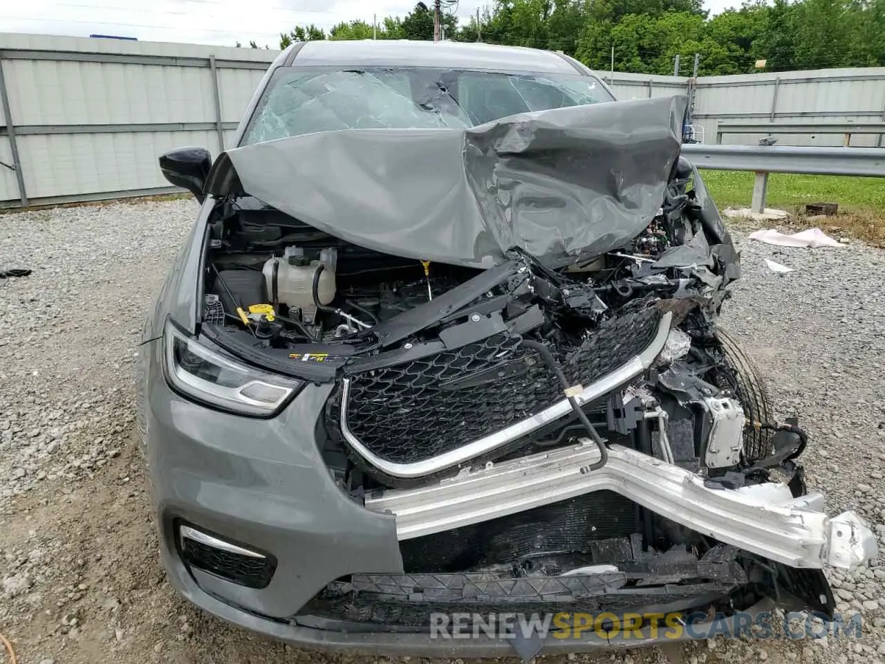 5 Photograph of a damaged car 2C4RC1BGXSR516535 CHRYSLER PACIFICA S 2025