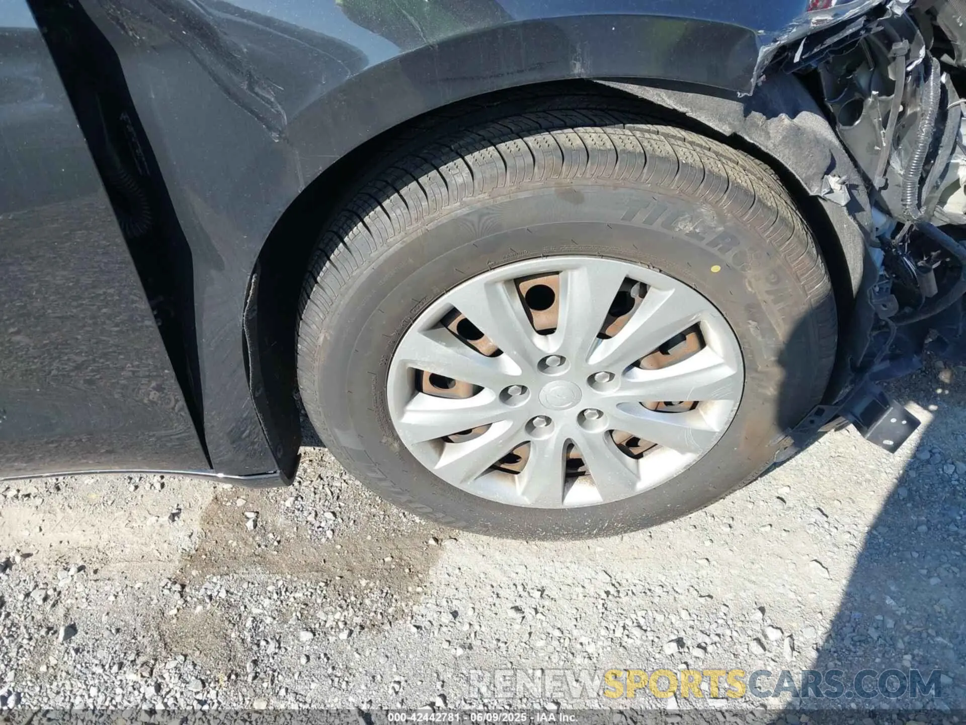 12 Photograph of a damaged car 2C4RC1AG2LR250706 CHRYSLER VOYAGER 2020