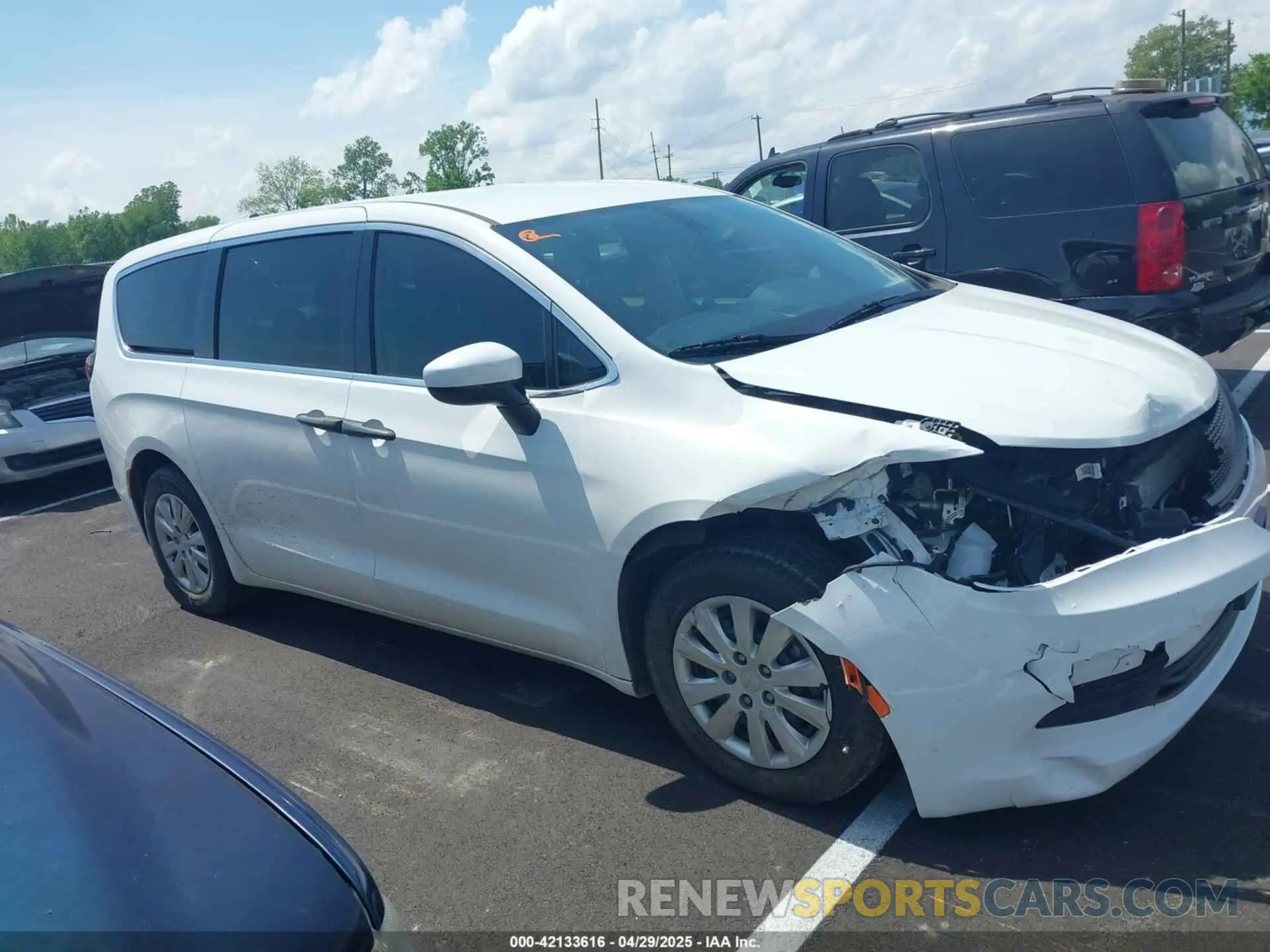 12 Photograph of a damaged car 2C4RC1AG4LR102783 CHRYSLER VOYAGER 2020