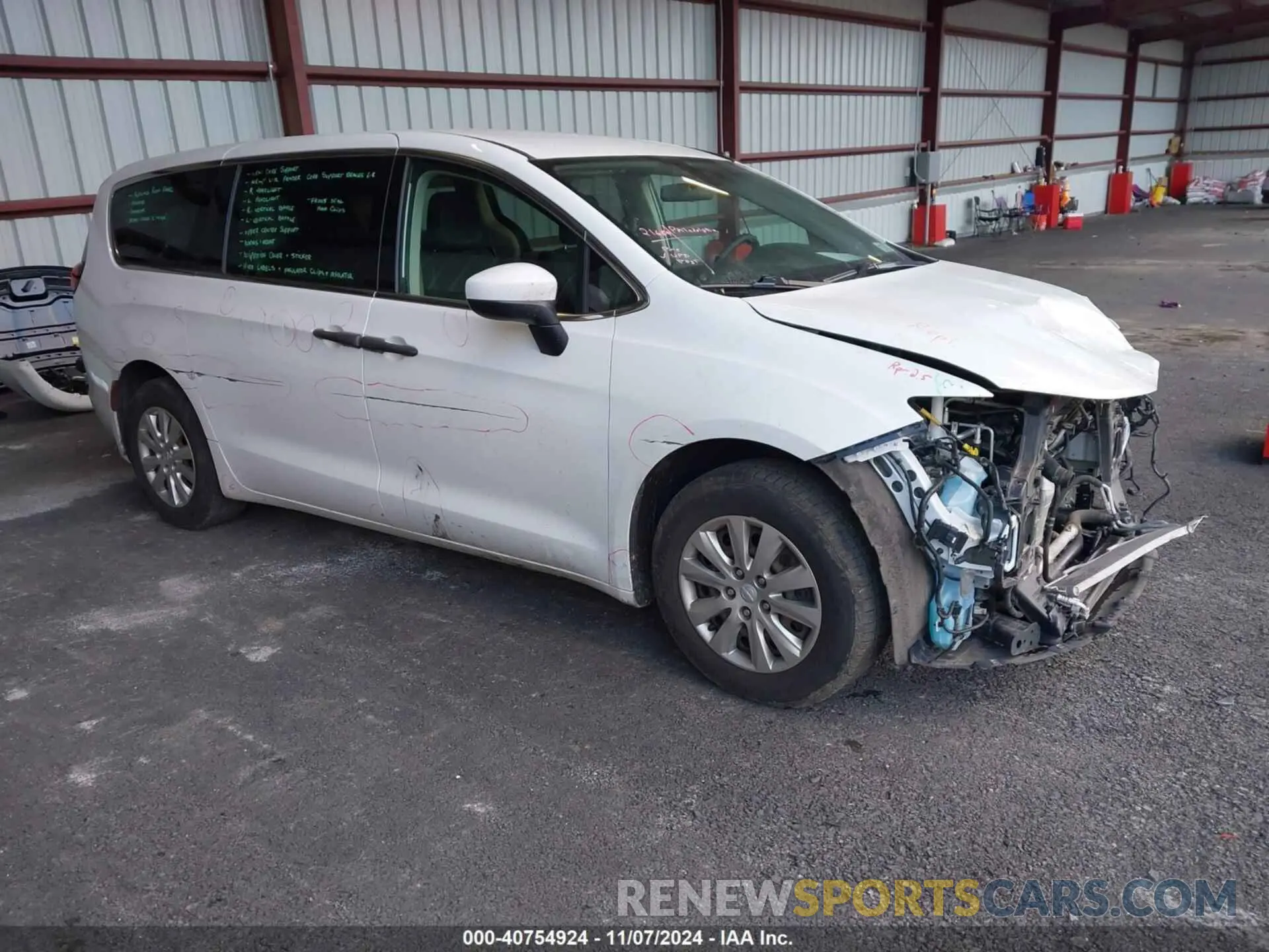 1 Photograph of a damaged car 2C4RC1AG9LR245566 CHRYSLER VOYAGER 2020