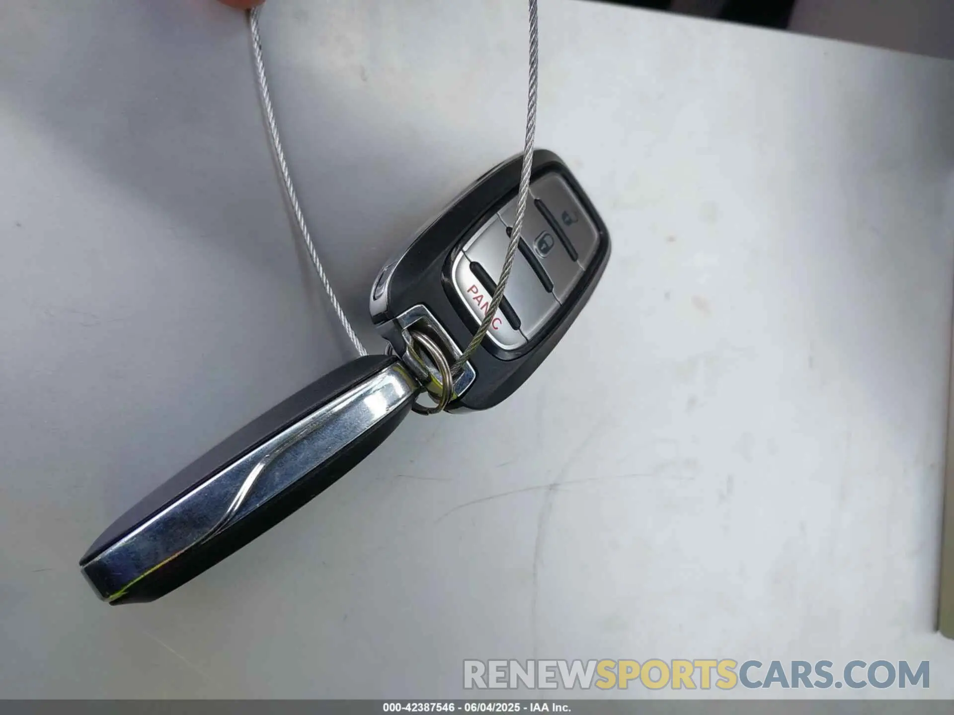 11 Photograph of a damaged car 2C4RC1CG0LR249132 CHRYSLER VOYAGER 2020