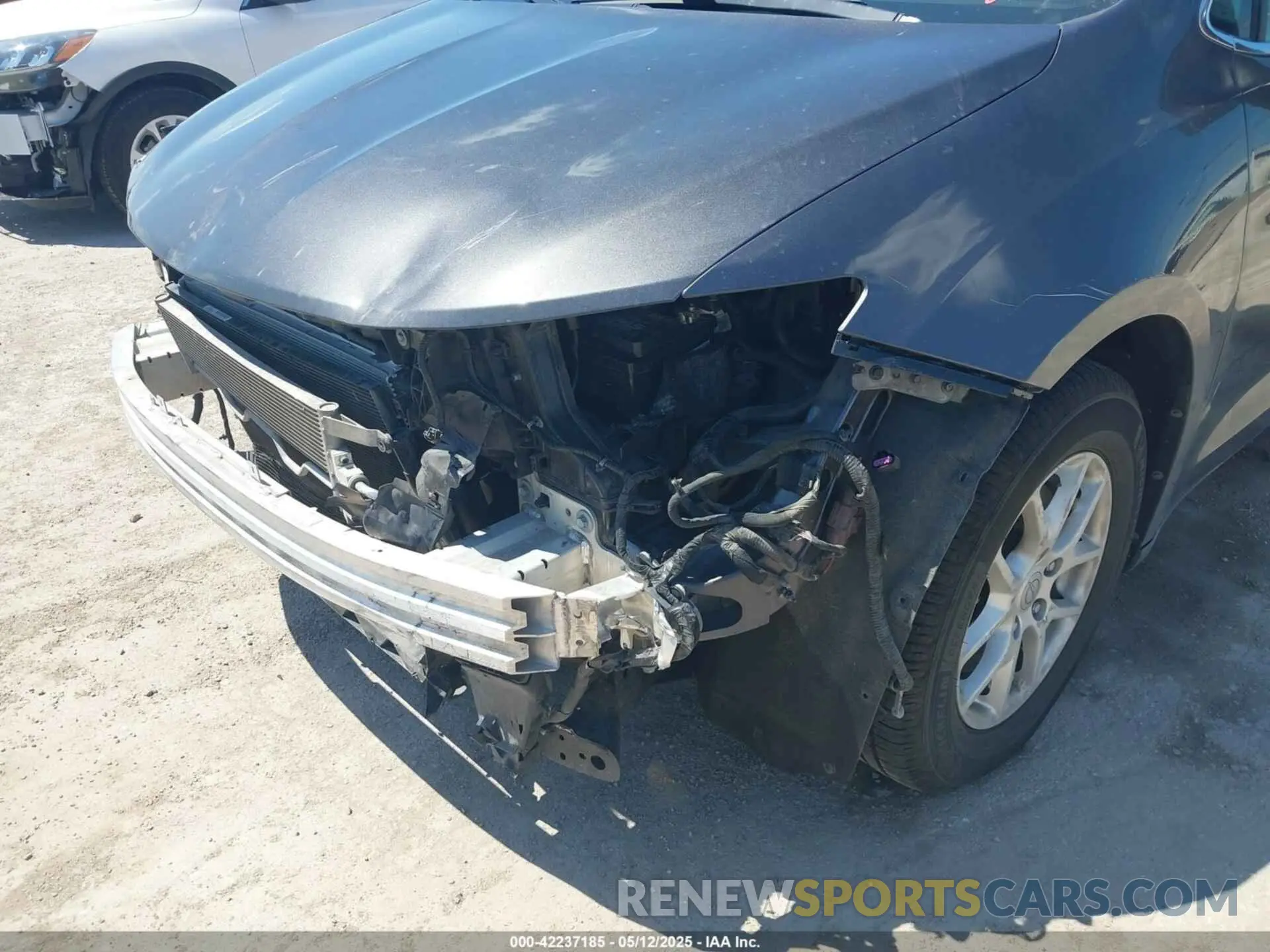 18 Photograph of a damaged car 2C4RC1CG2LR131258 CHRYSLER VOYAGER 2020