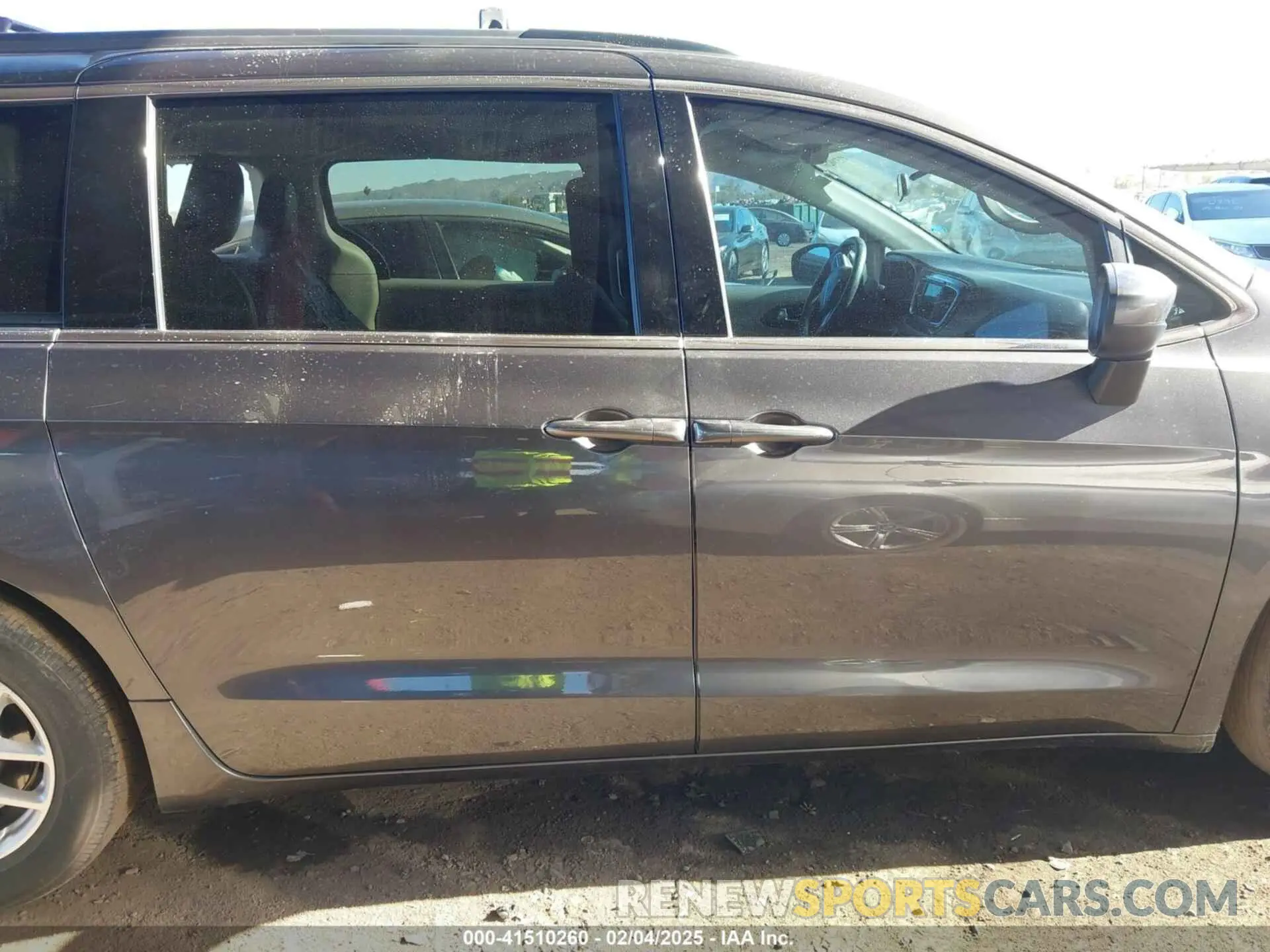 13 Photograph of a damaged car 2C4RC1CG6LR138780 CHRYSLER VOYAGER 2020