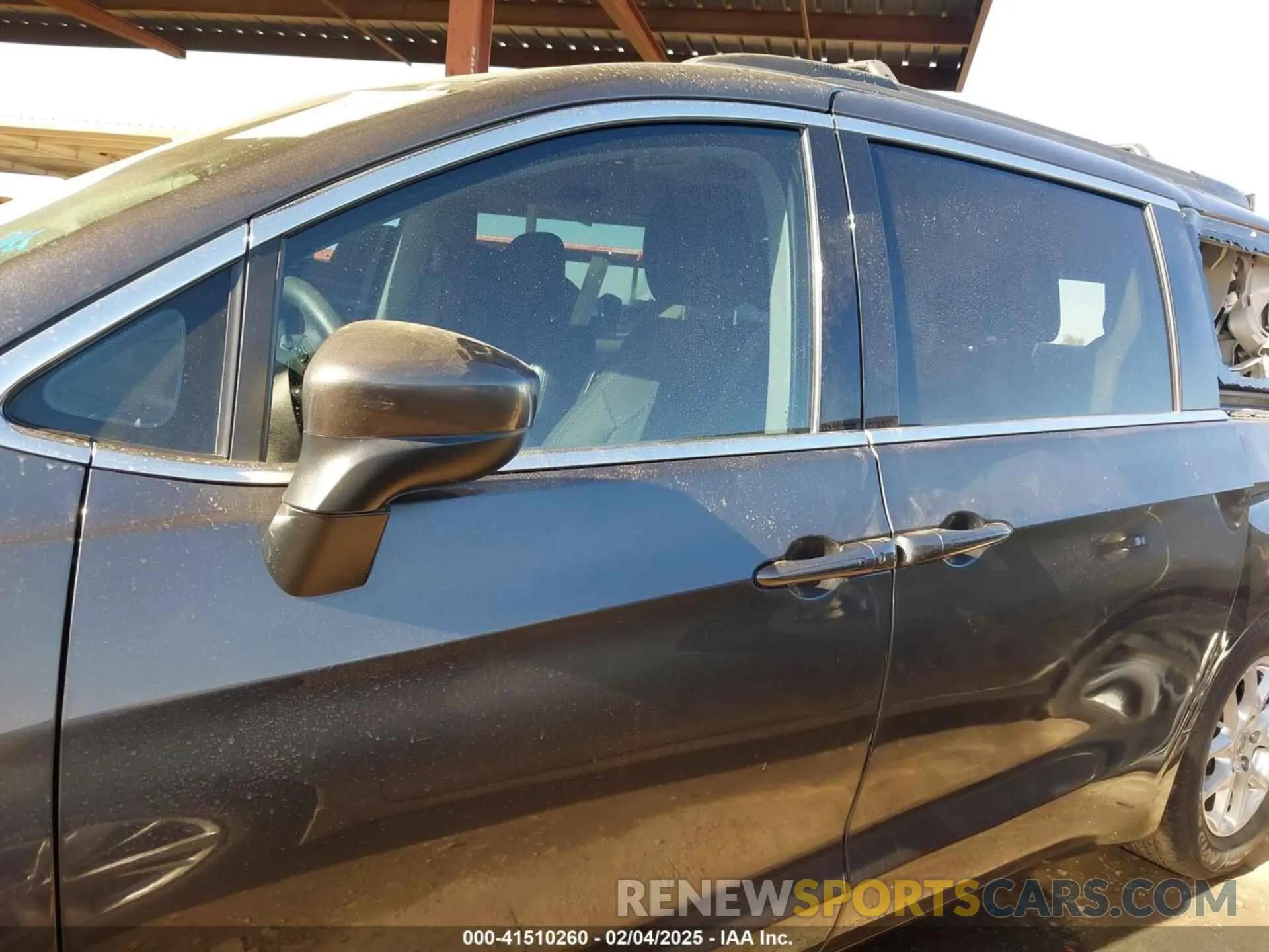 14 Photograph of a damaged car 2C4RC1CG6LR138780 CHRYSLER VOYAGER 2020