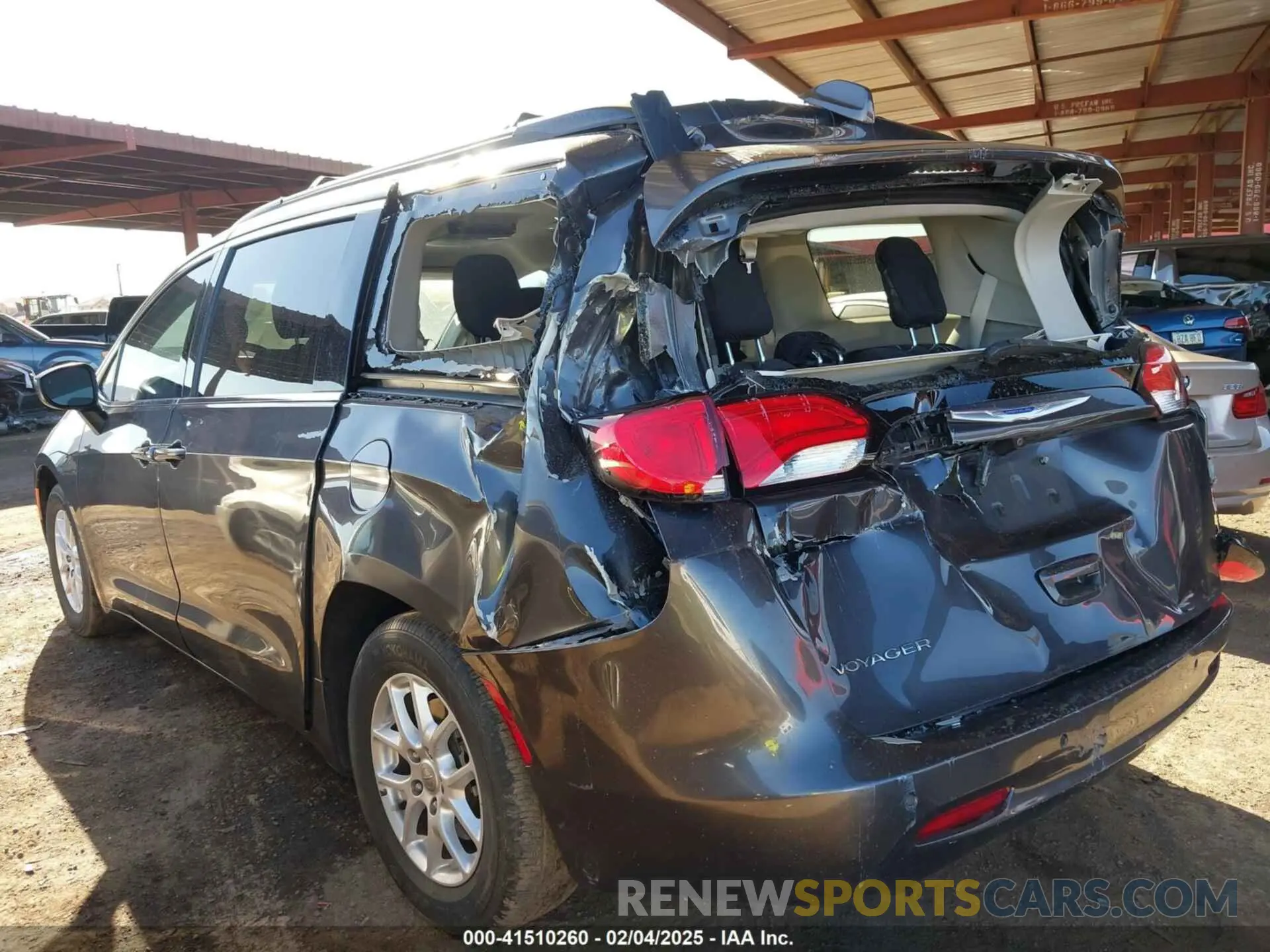 17 Photograph of a damaged car 2C4RC1CG6LR138780 CHRYSLER VOYAGER 2020
