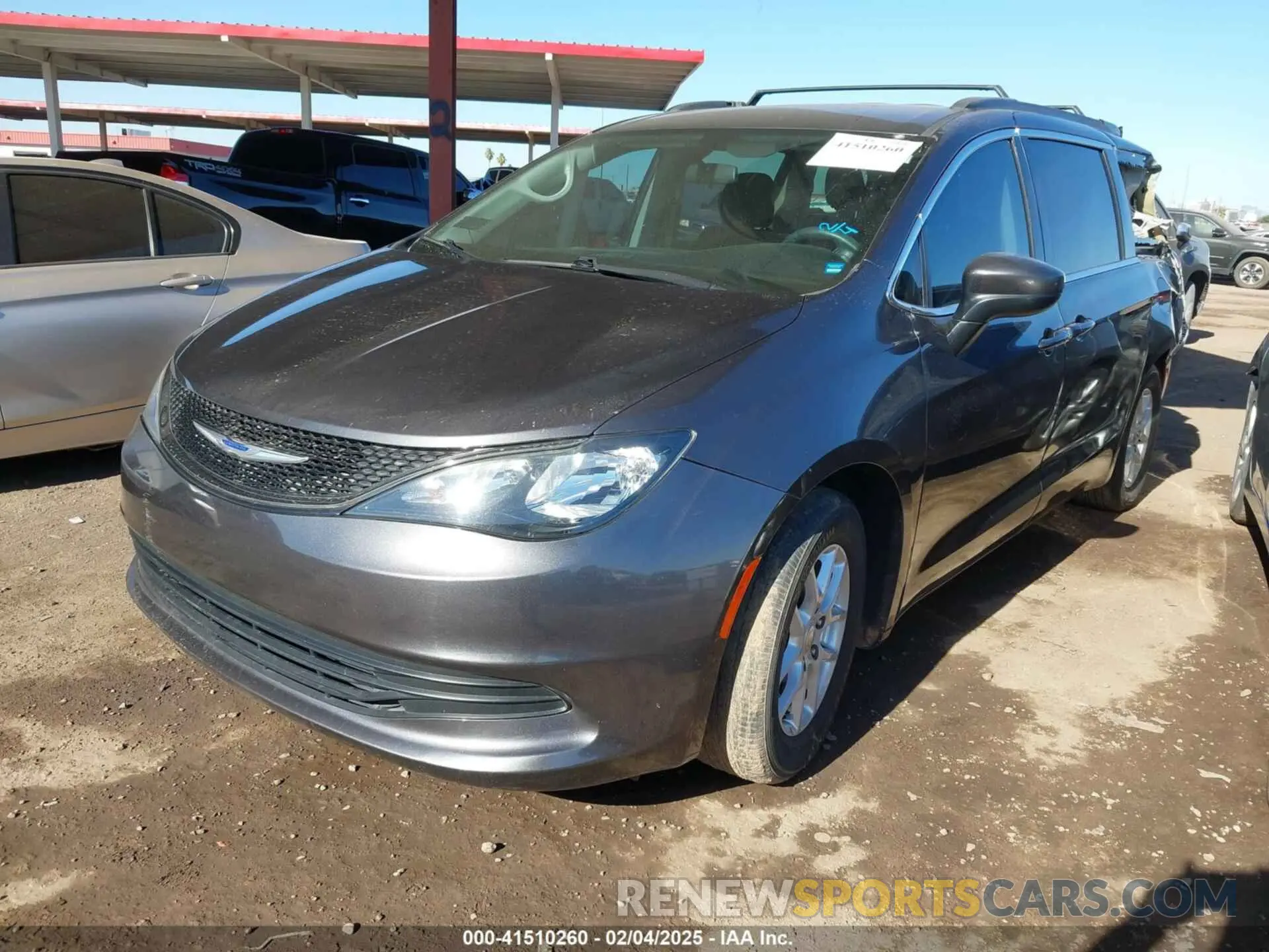 2 Photograph of a damaged car 2C4RC1CG6LR138780 CHRYSLER VOYAGER 2020
