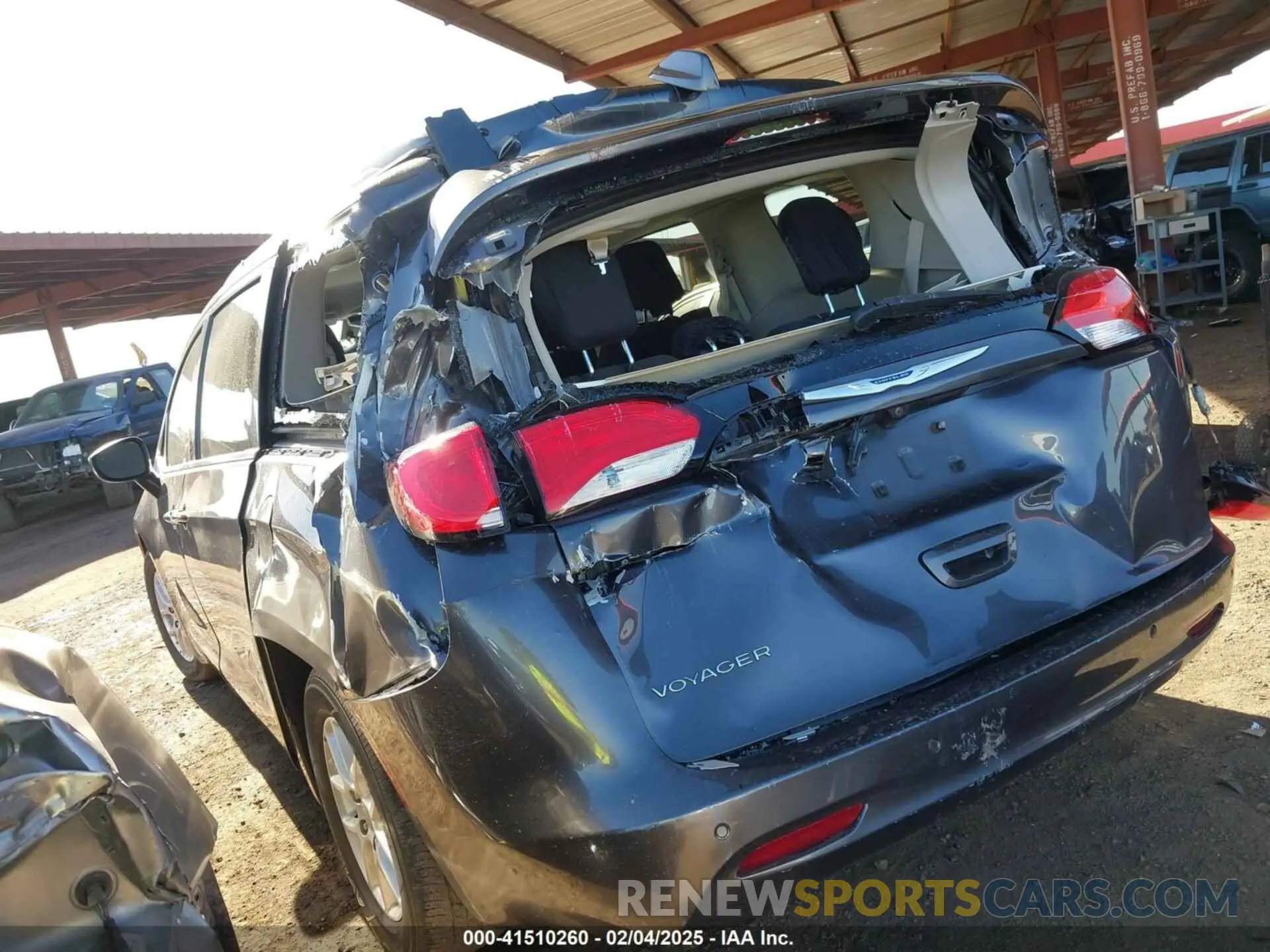 3 Photograph of a damaged car 2C4RC1CG6LR138780 CHRYSLER VOYAGER 2020