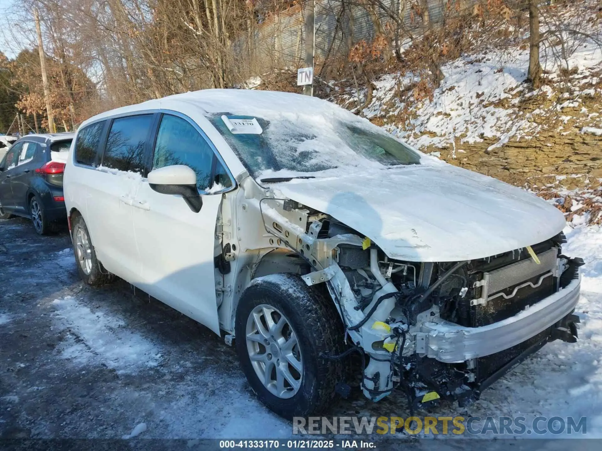 1 Photograph of a damaged car 2C4RC1CG7LR287442 CHRYSLER VOYAGER 2020