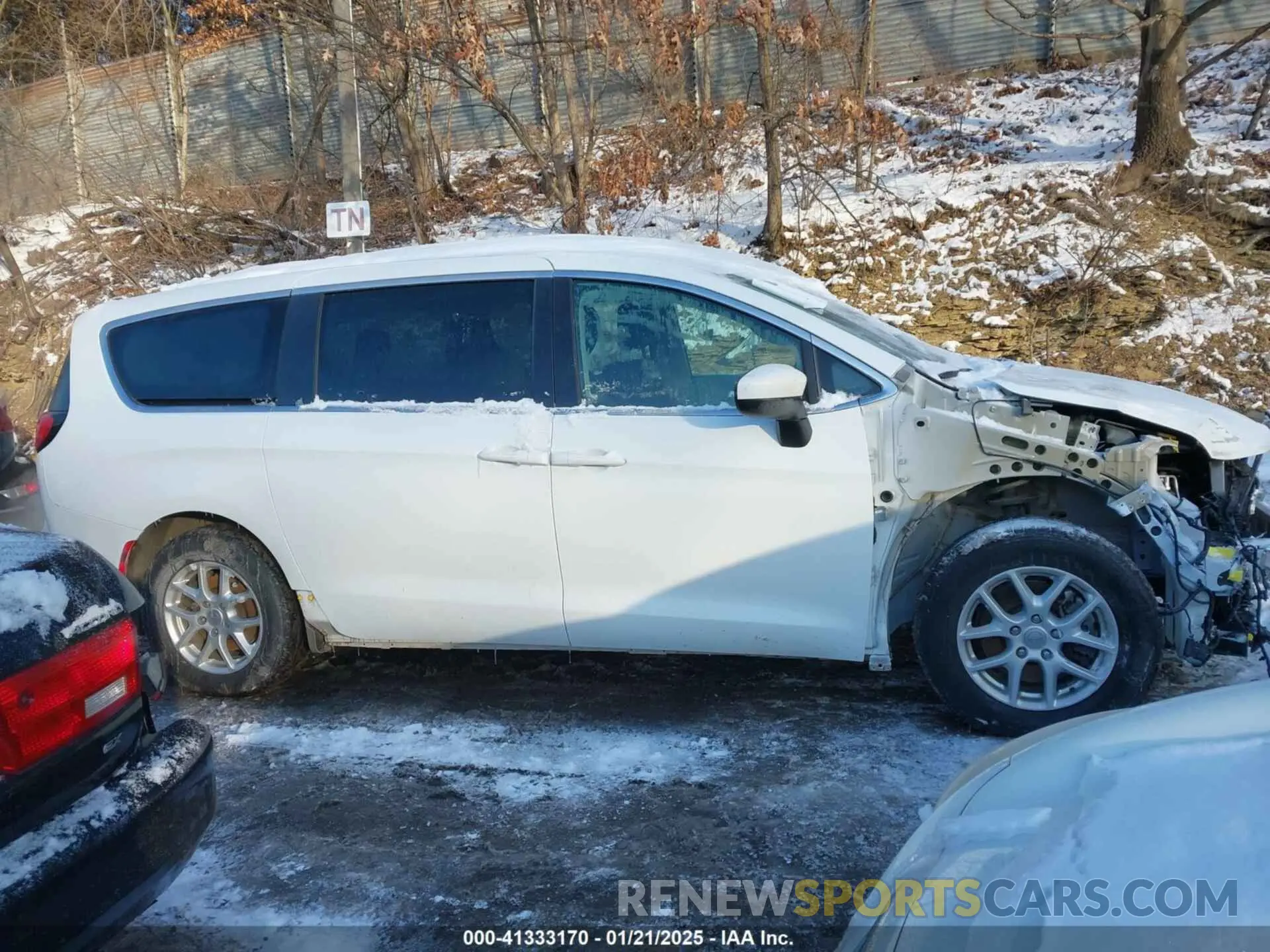 14 Photograph of a damaged car 2C4RC1CG7LR287442 CHRYSLER VOYAGER 2020