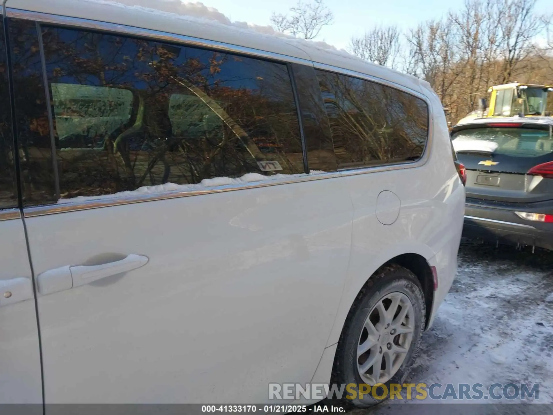 19 Photograph of a damaged car 2C4RC1CG7LR287442 CHRYSLER VOYAGER 2020
