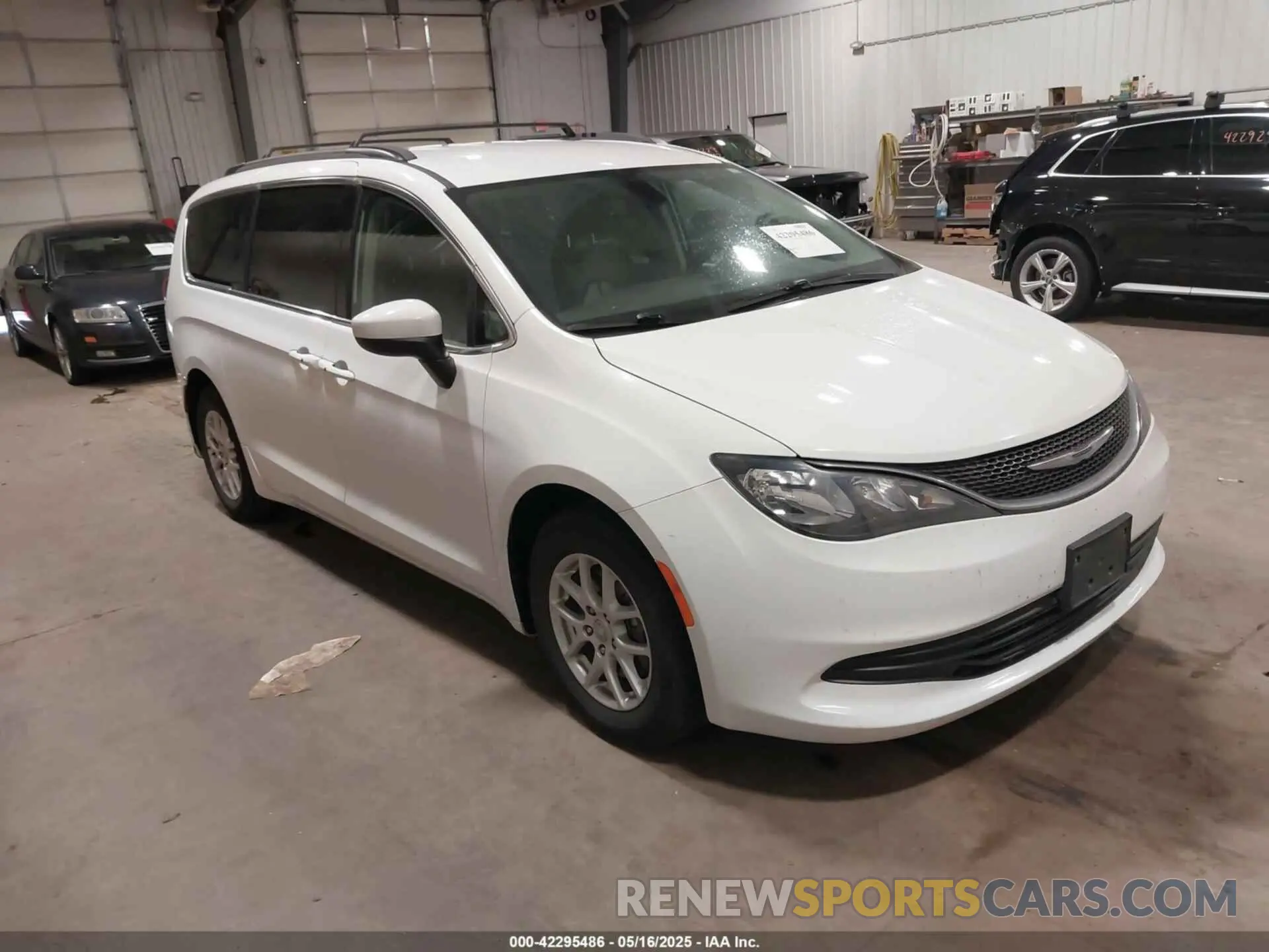 1 Photograph of a damaged car 2C4RC1DG0LR216548 CHRYSLER VOYAGER 2020