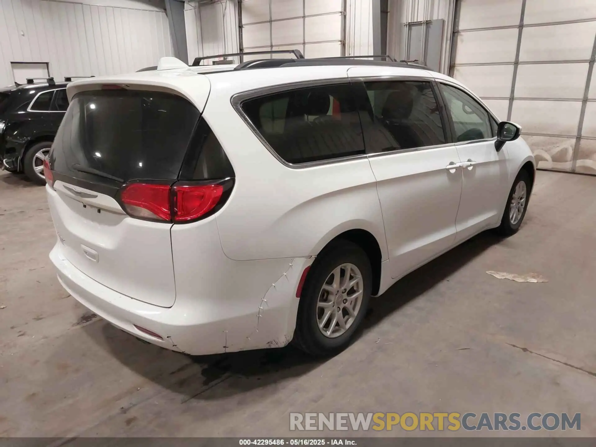 4 Photograph of a damaged car 2C4RC1DG0LR216548 CHRYSLER VOYAGER 2020