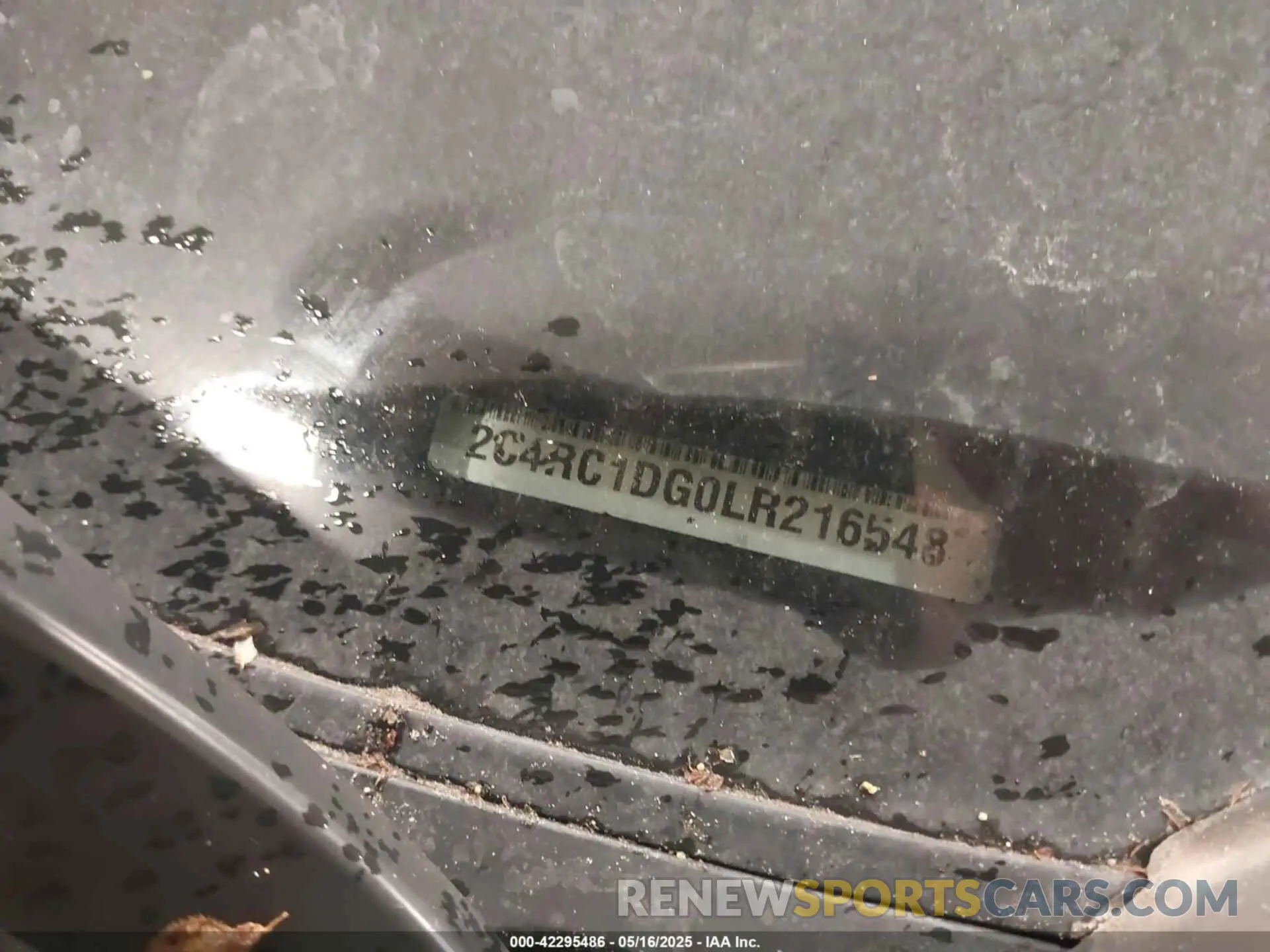 9 Photograph of a damaged car 2C4RC1DG0LR216548 CHRYSLER VOYAGER 2020