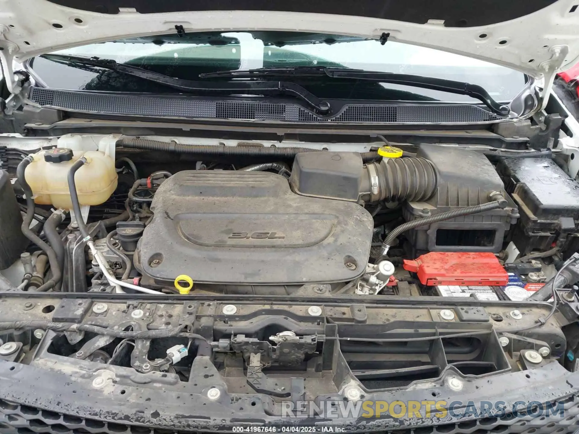 10 Photograph of a damaged car 2C4RC1DG1LR151578 CHRYSLER VOYAGER 2020