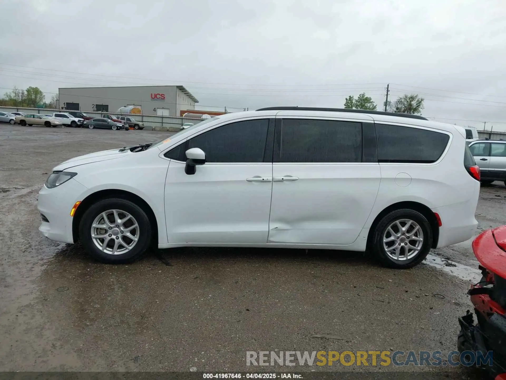 15 Photograph of a damaged car 2C4RC1DG1LR151578 CHRYSLER VOYAGER 2020